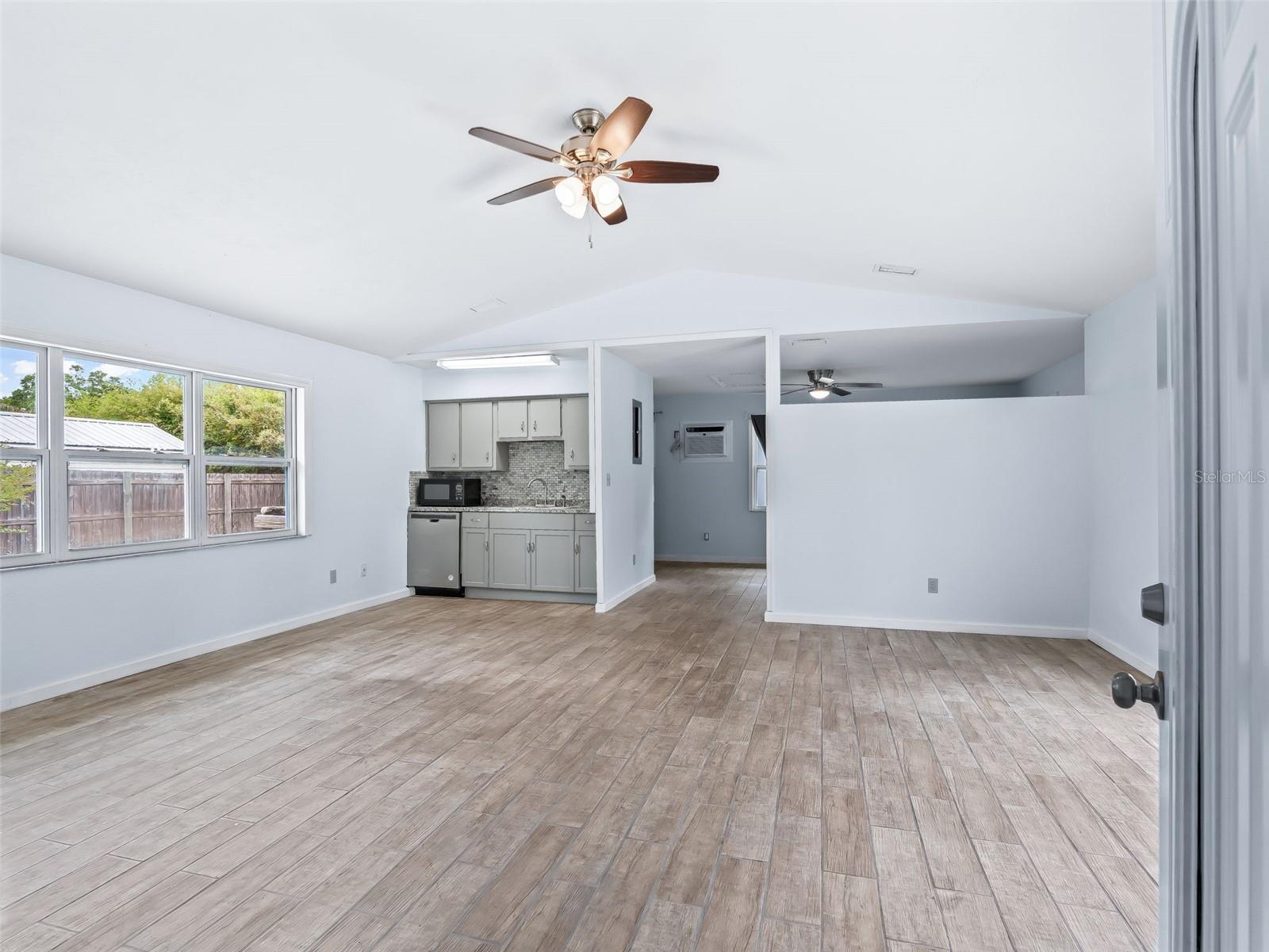 Image 30 of 40 For 4091 4th Terrace