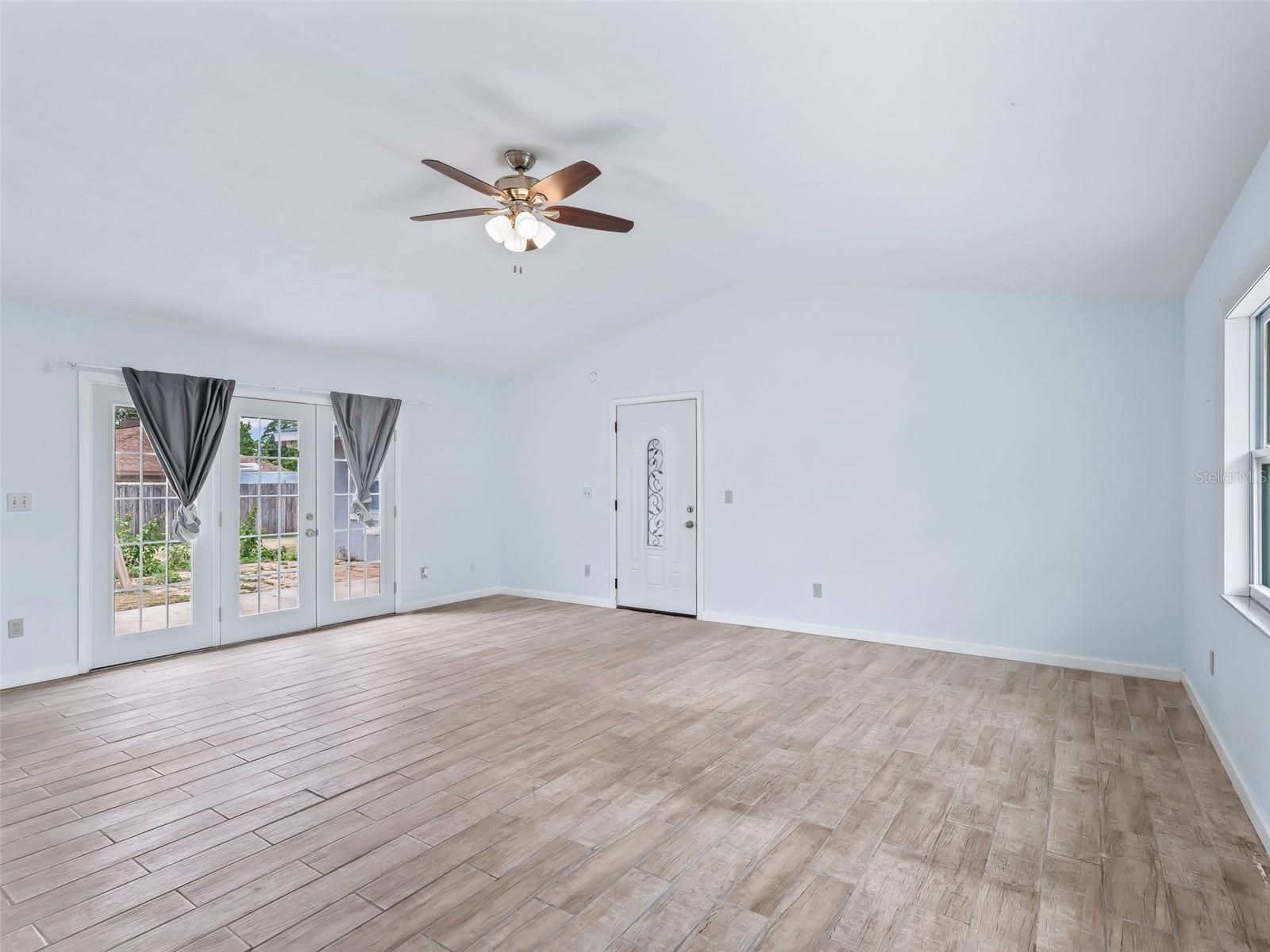 Image 31 of 40 For 4091 4th Terrace