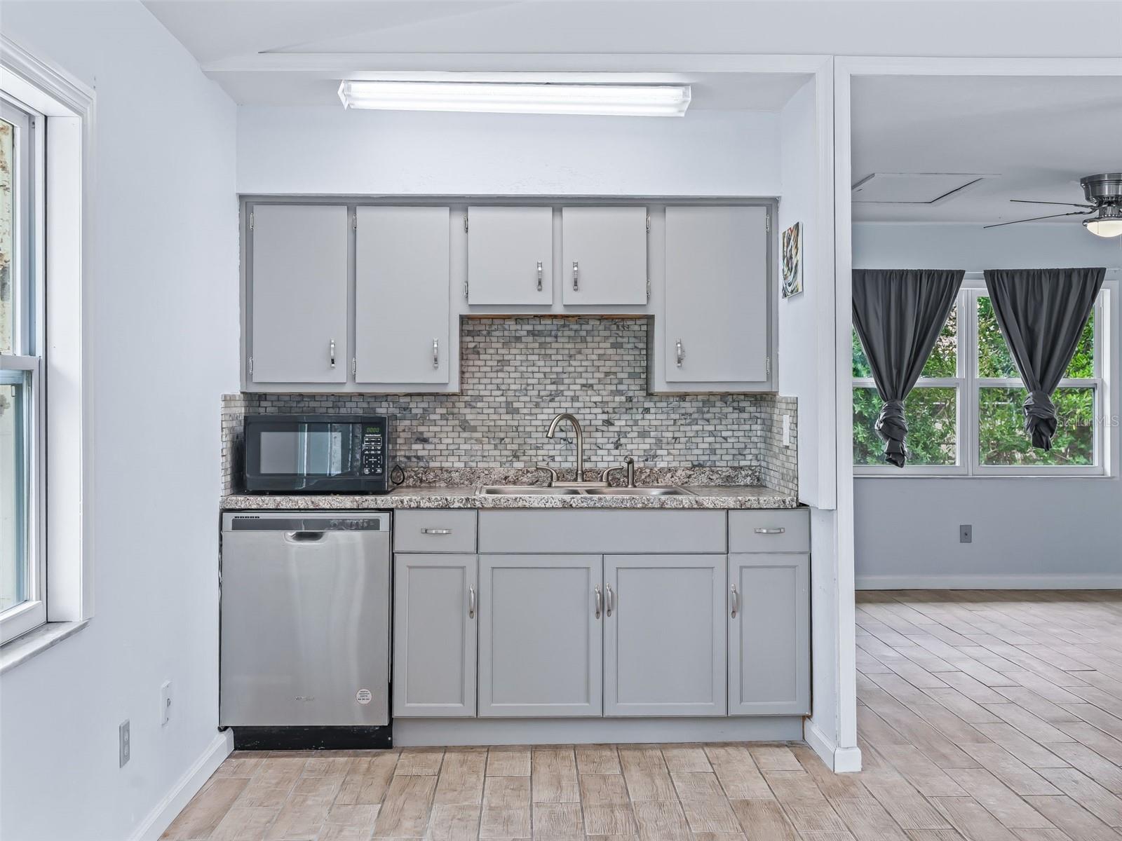 Image 33 of 40 For 4091 4th Terrace