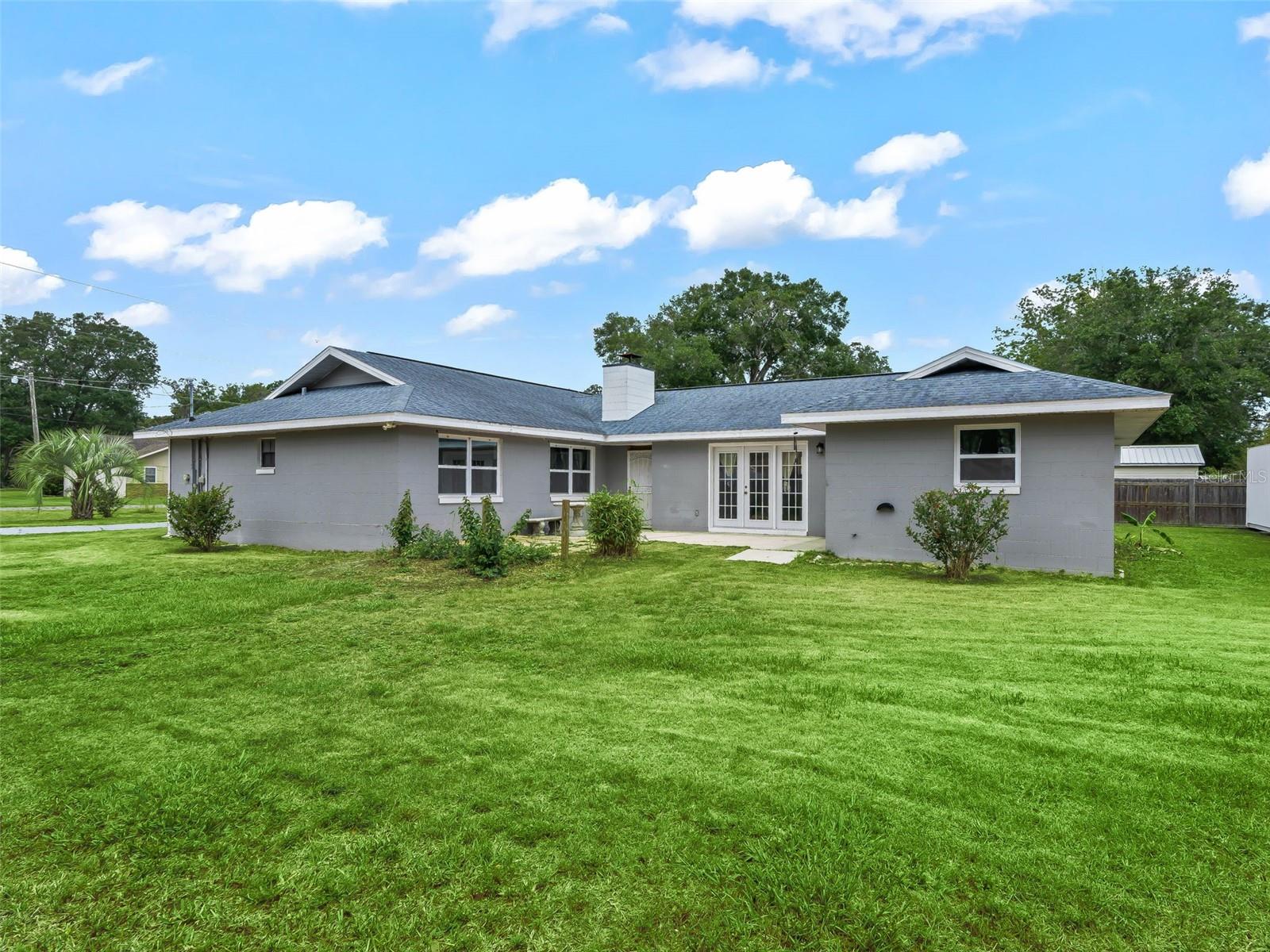 Image 4 of 40 For 4091 4th Terrace