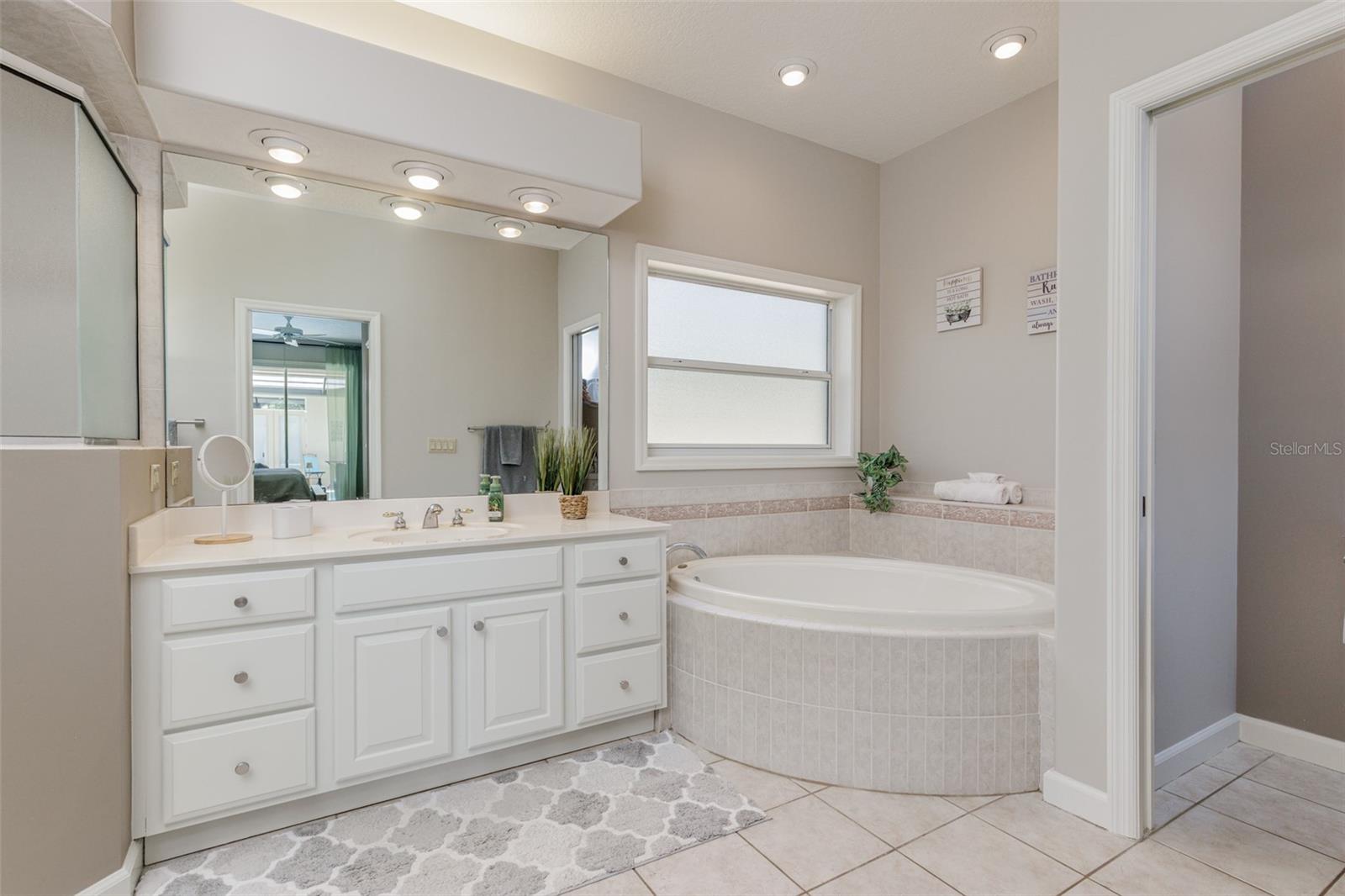 Image 18 of 55 For 3099 Barton Creek Circle