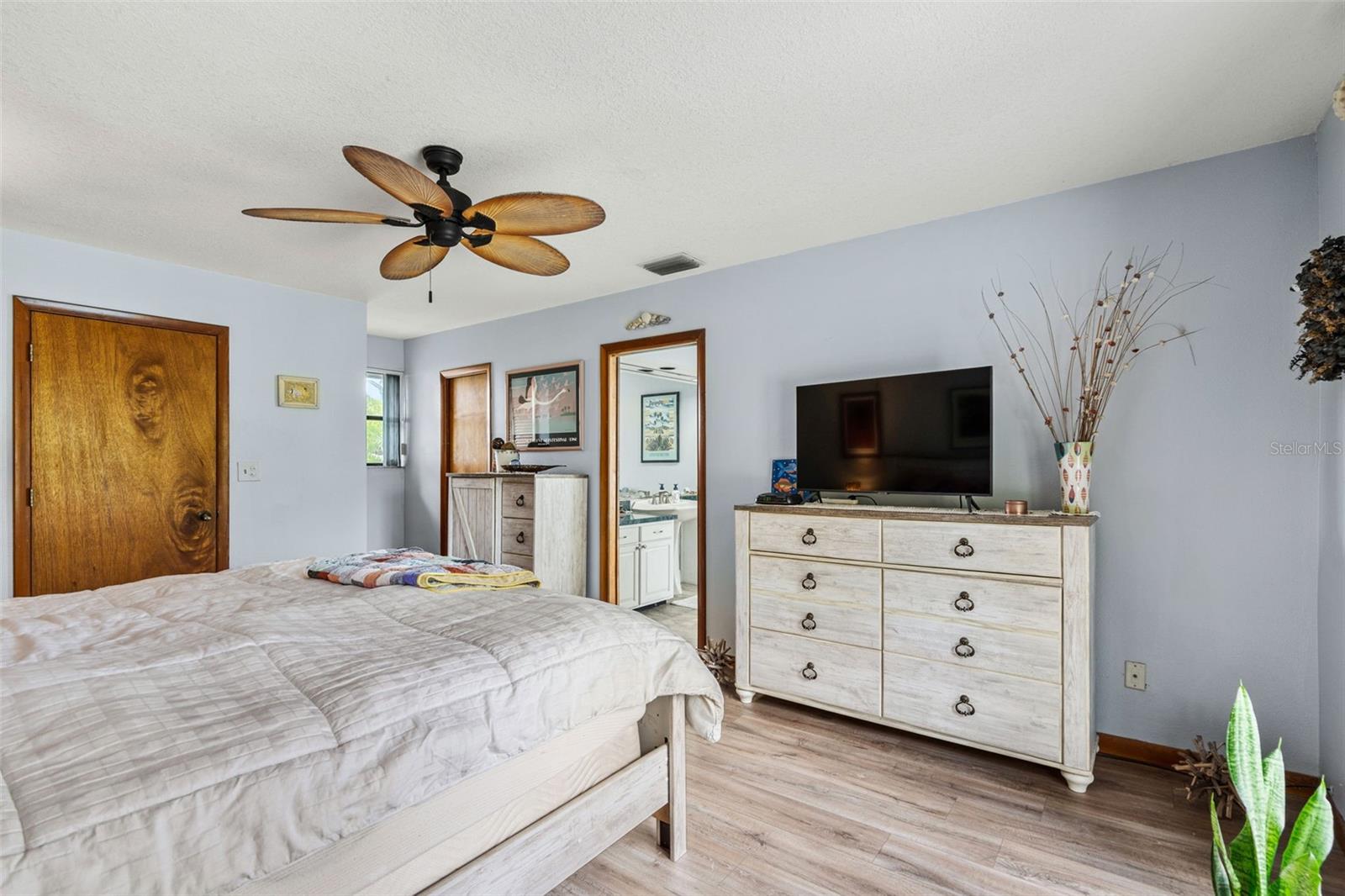 Image 31 of 63 For 15299 167th Street