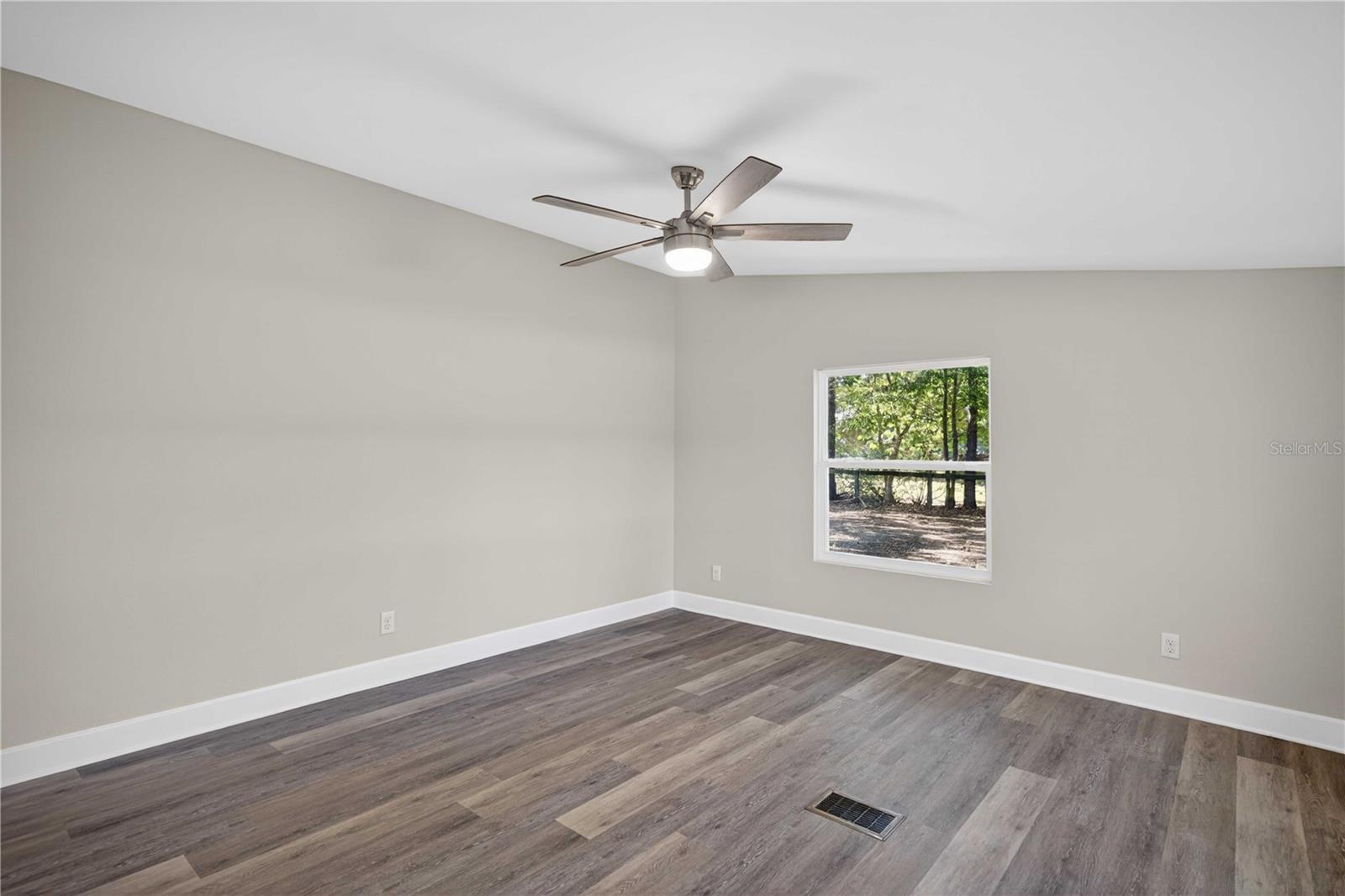 Image 12 of 36 For 8495 33rd Court