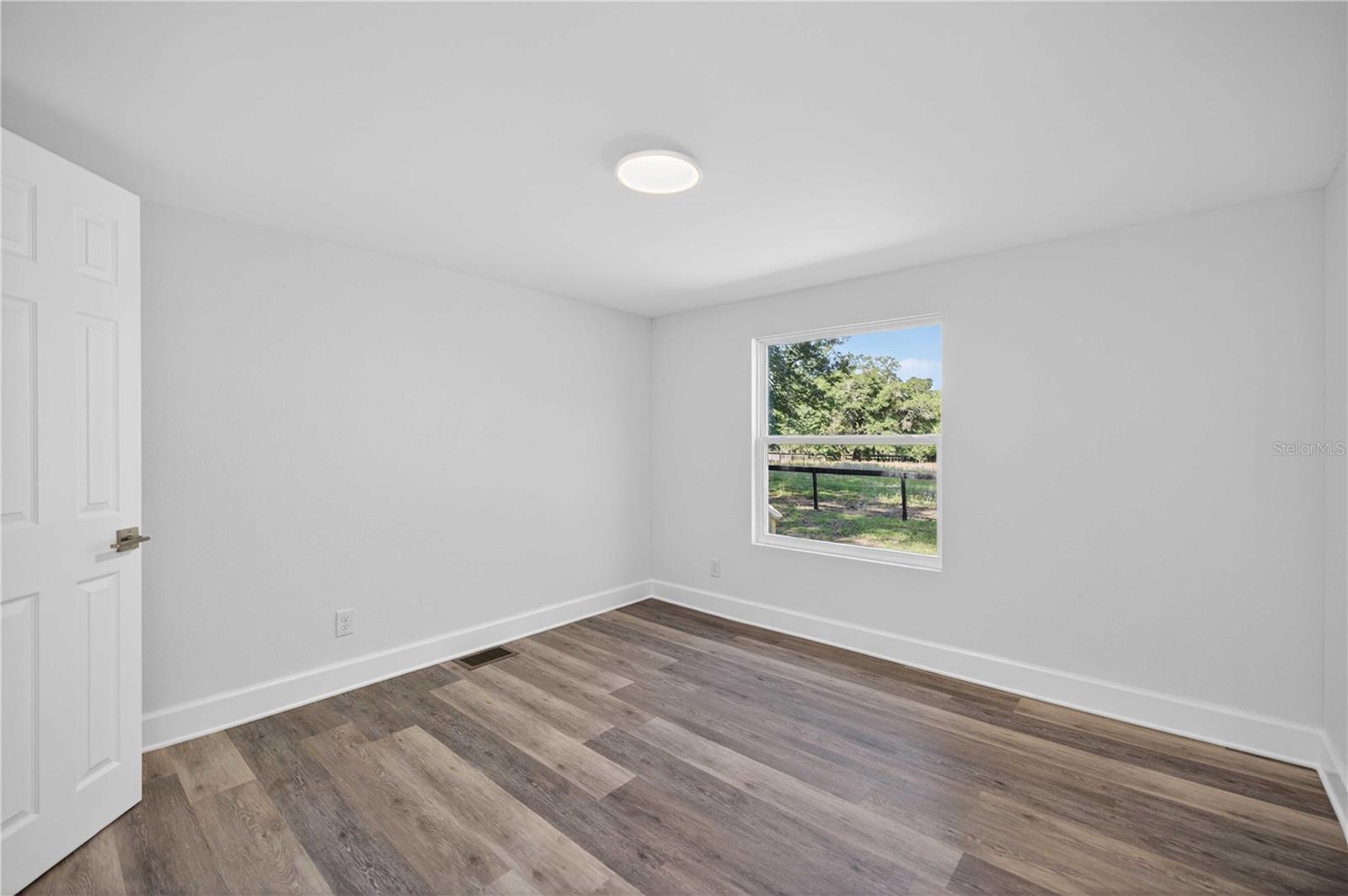 Image 13 of 36 For 8495 33rd Court