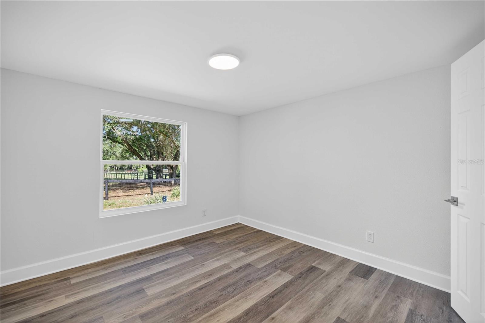 Image 16 of 36 For 8495 33rd Court