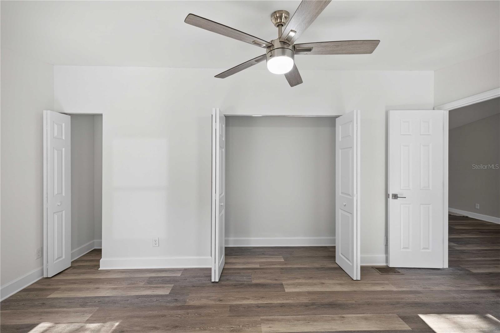 Image 19 of 36 For 8495 33rd Court