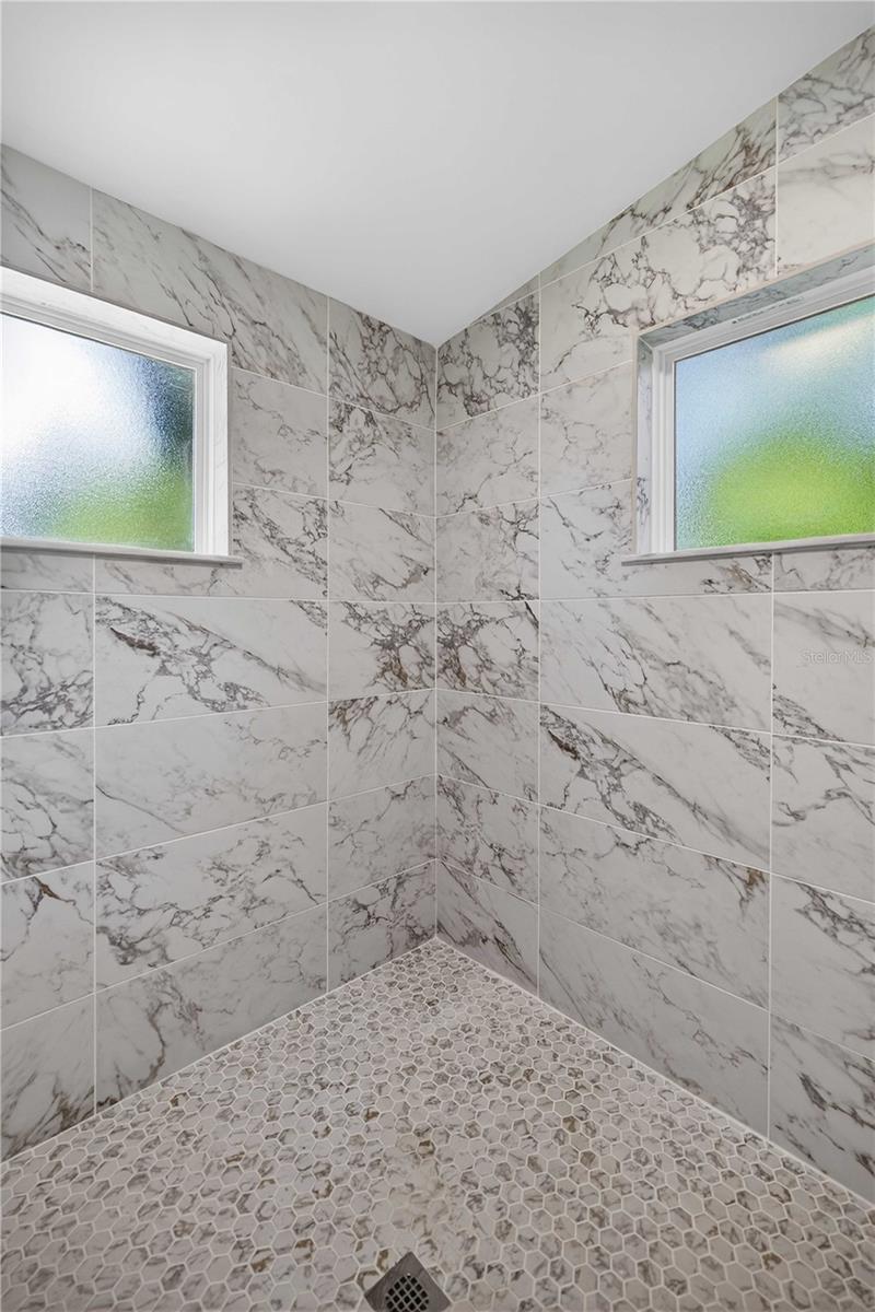 Image 21 of 36 For 8495 33rd Court