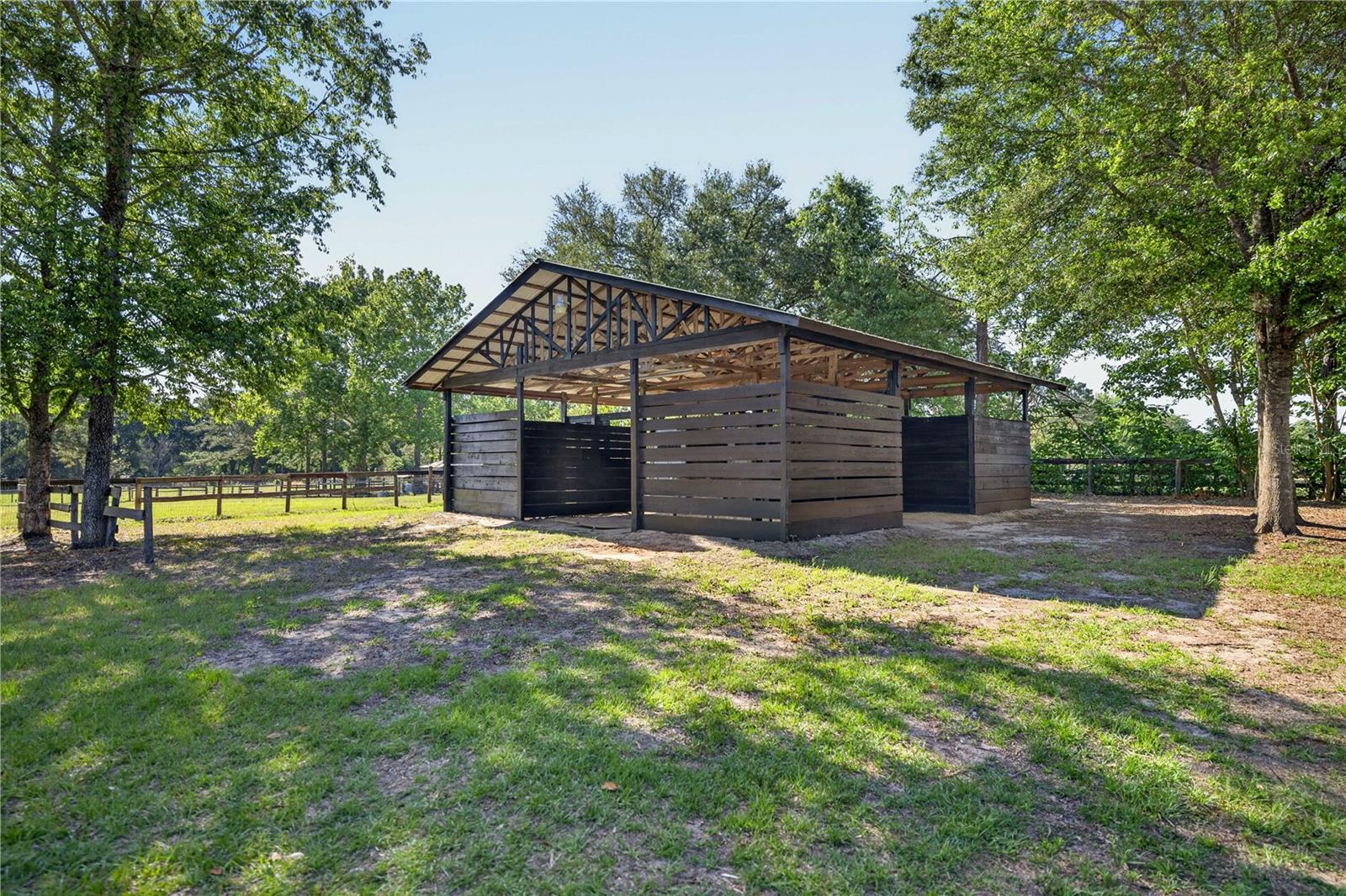 Image 32 of 36 For 8495 33rd Court