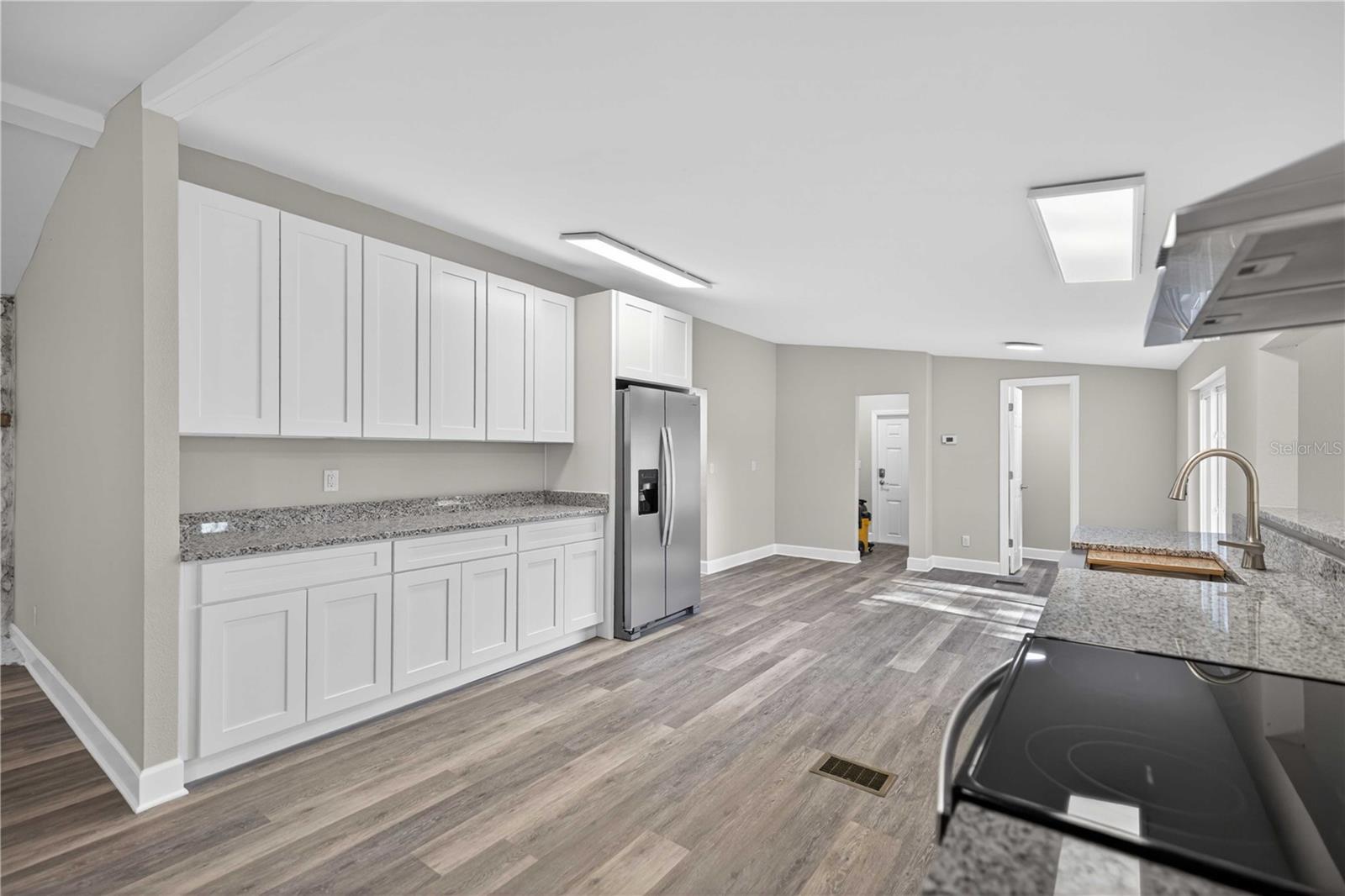 Image 7 of 36 For 8495 33rd Court