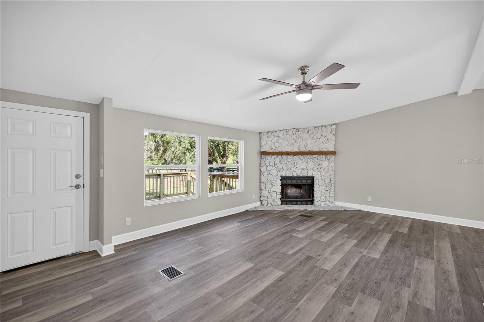 Image 9 of 36 For 8495 33rd Court