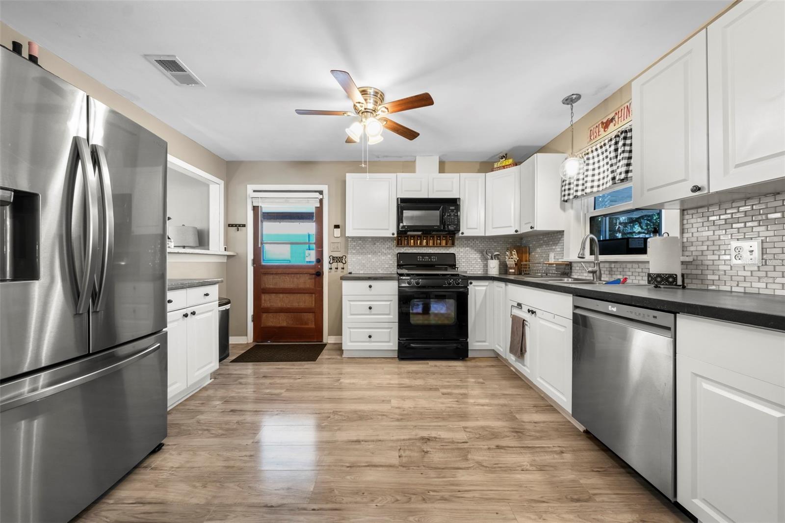 Image 9 of 39 For 1207 Orange Avenue