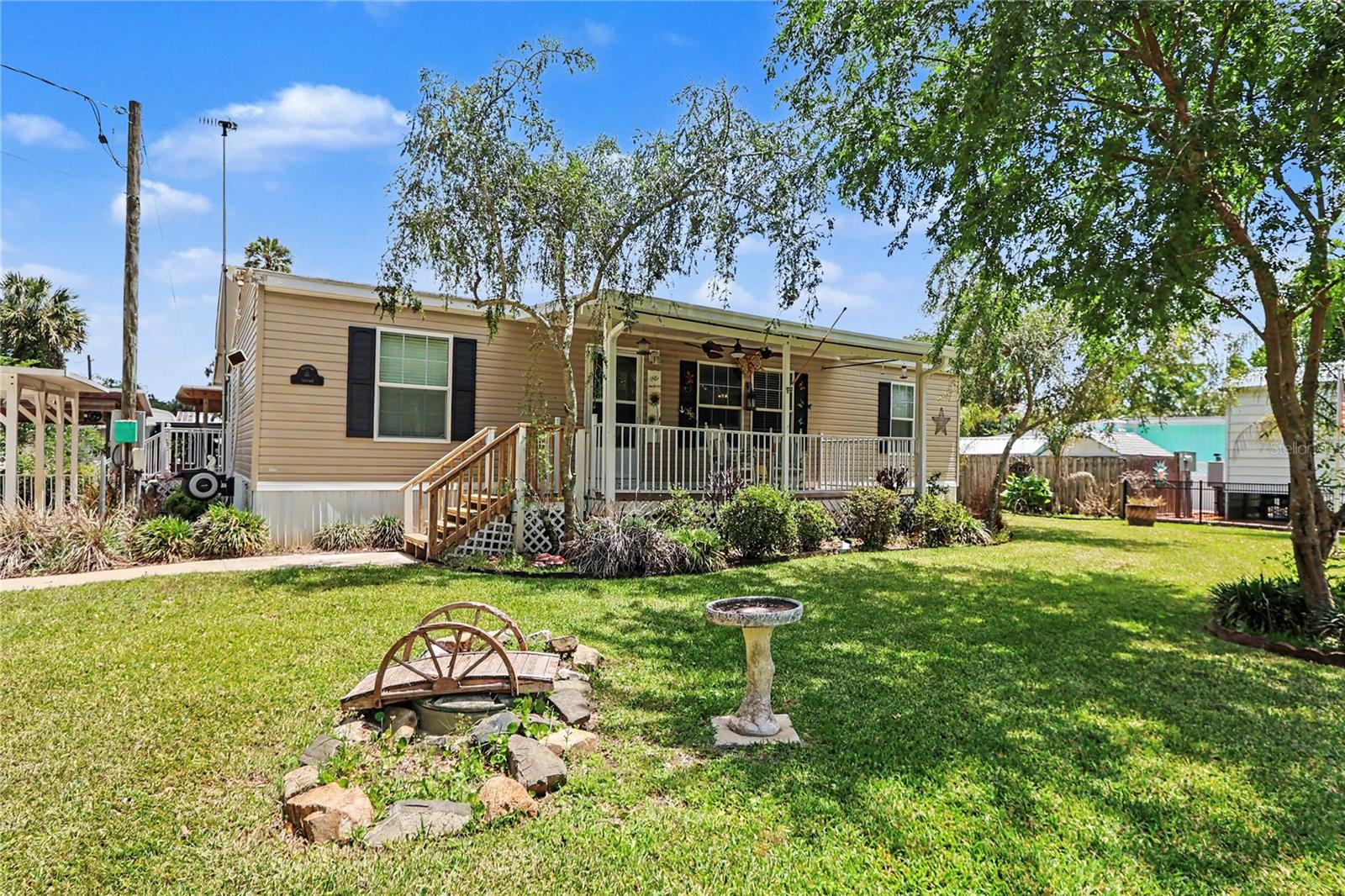 Details for 56348 Maple Road, ASTOR, FL 32102