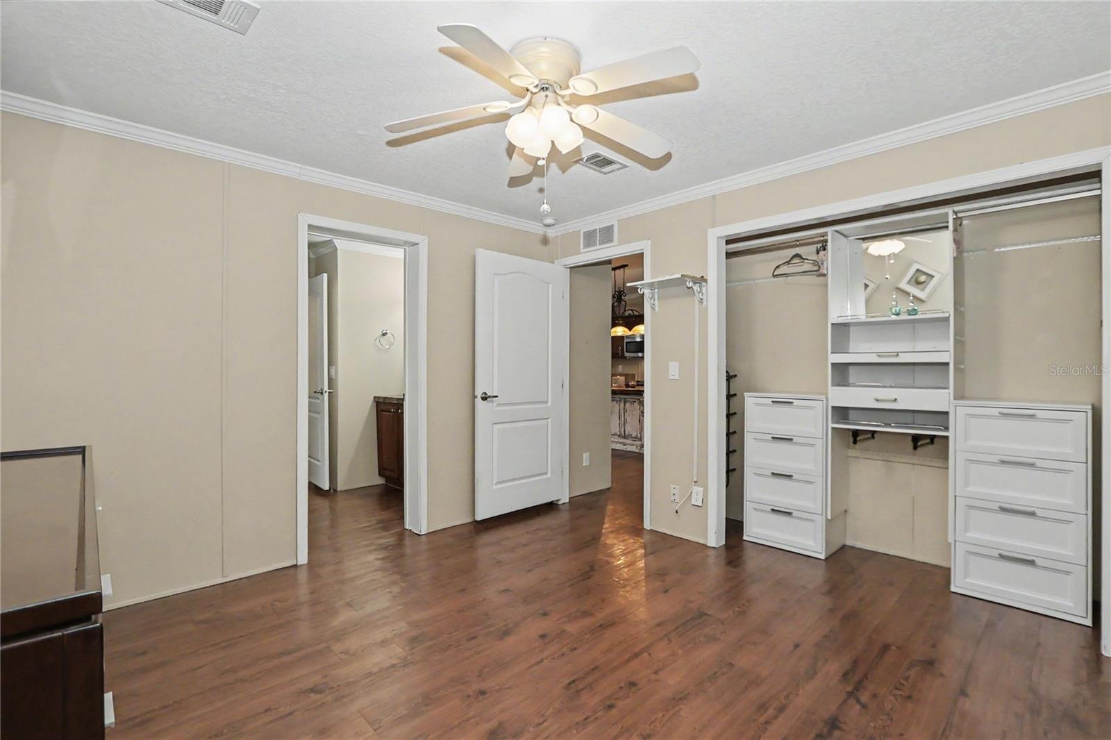 Image 21 of 66 For 56348 Maple Road