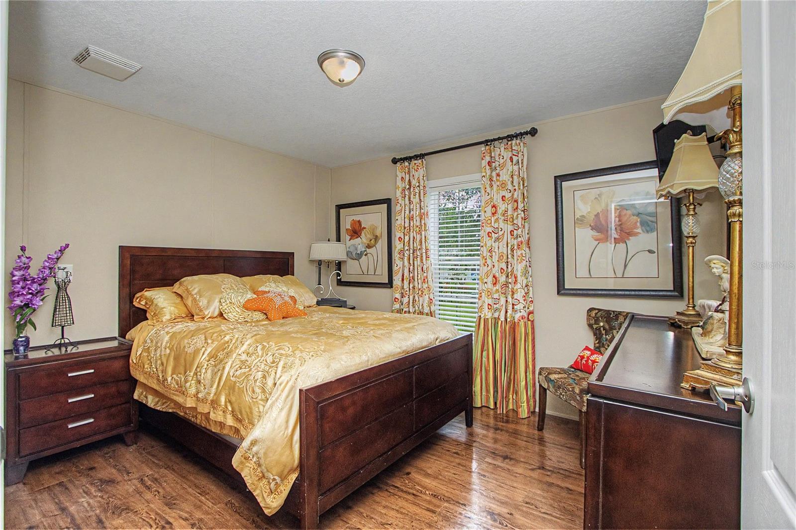 Image 24 of 66 For 56348 Maple Road