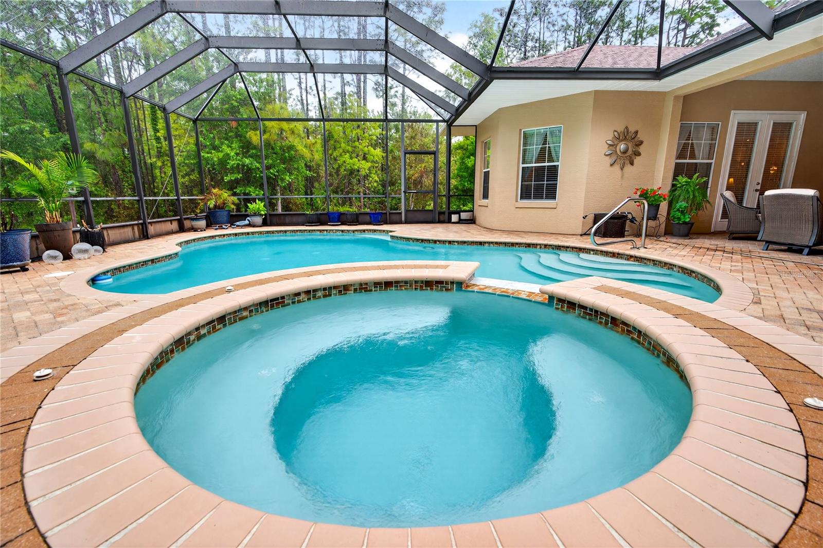 Listing photo id 8 for 4052 Mayan Drive