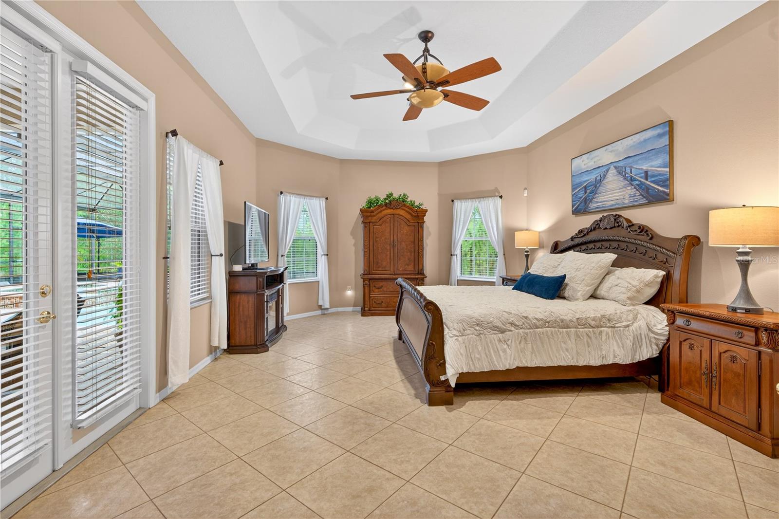 Listing photo id 35 for 4052 Mayan Drive