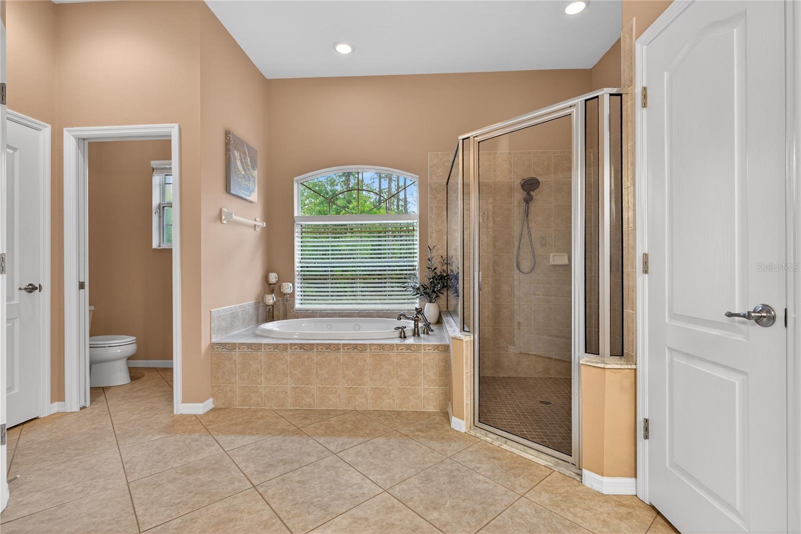 Listing photo id 41 for 4052 Mayan Drive