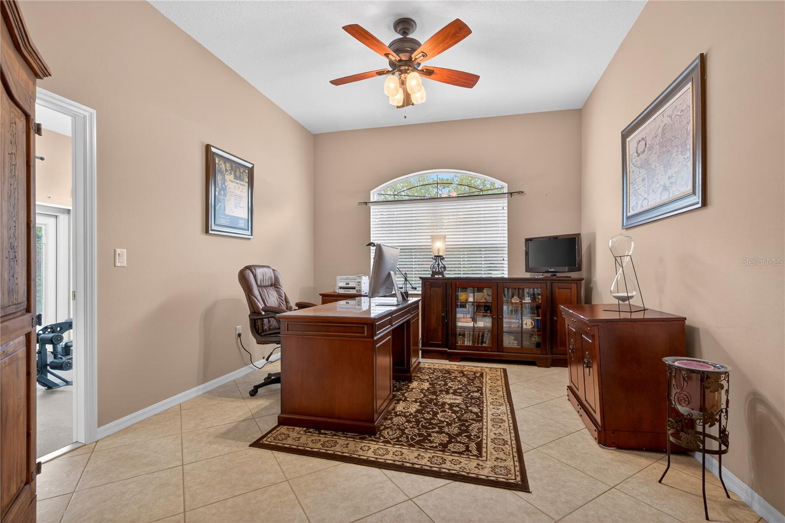 Listing photo id 42 for 4052 Mayan Drive