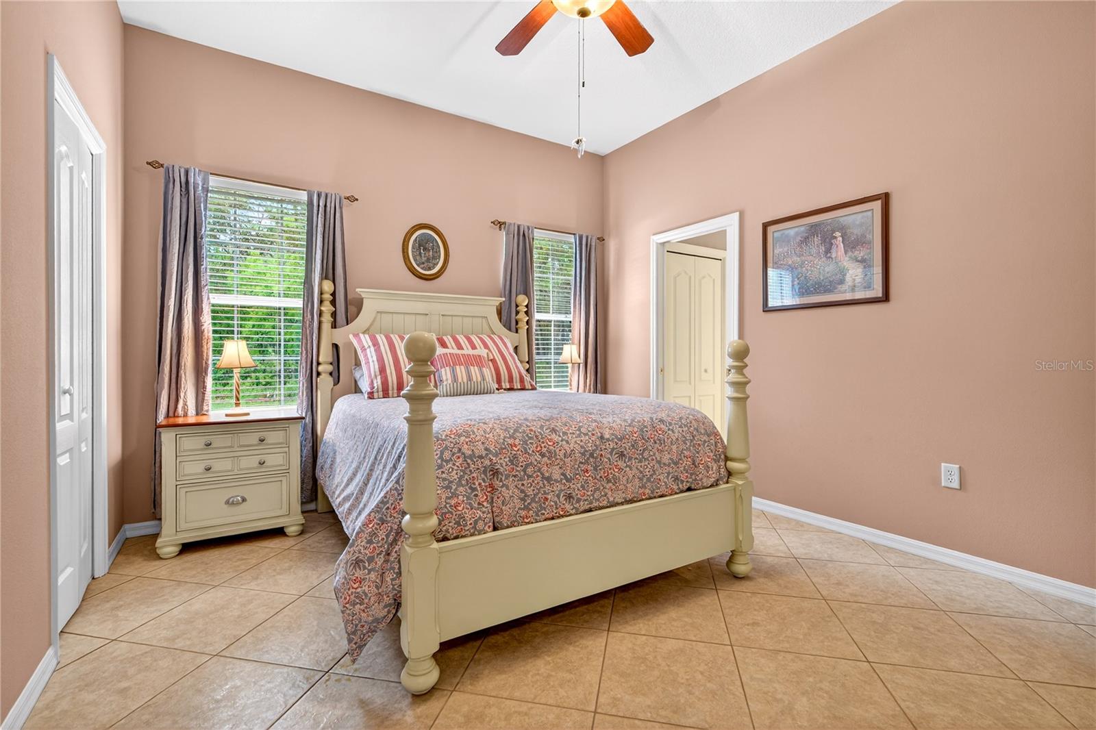 Listing photo id 46 for 4052 Mayan Drive