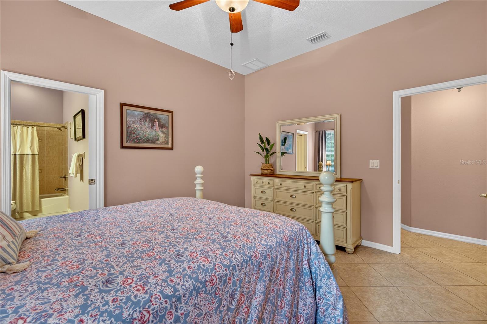 Listing photo id 47 for 4052 Mayan Drive