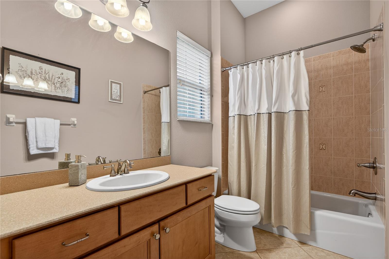 Listing photo id 48 for 4052 Mayan Drive