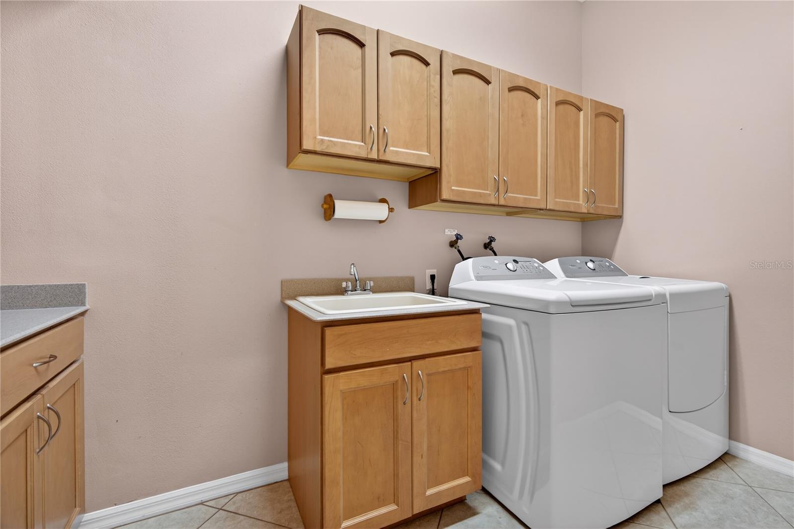 Listing photo id 51 for 4052 Mayan Drive