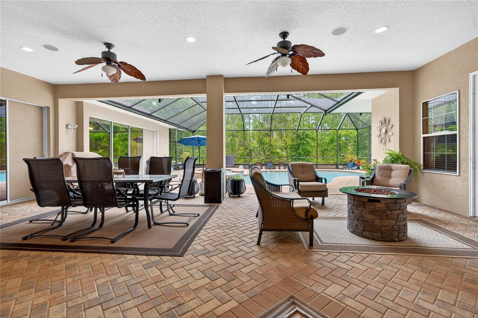 Listing photo id 52 for 4052 Mayan Drive