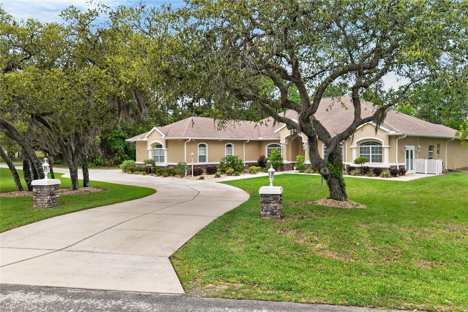 Listing photo id 64 for 4052 Mayan Drive