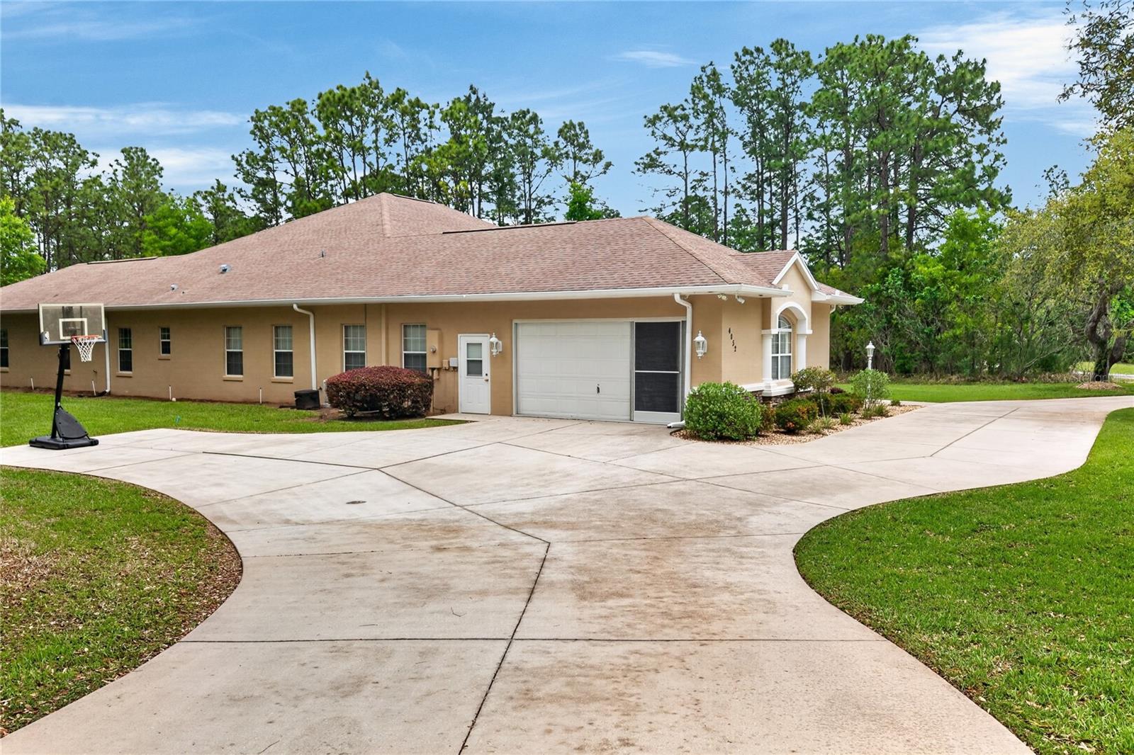 Listing photo id 66 for 4052 Mayan Drive