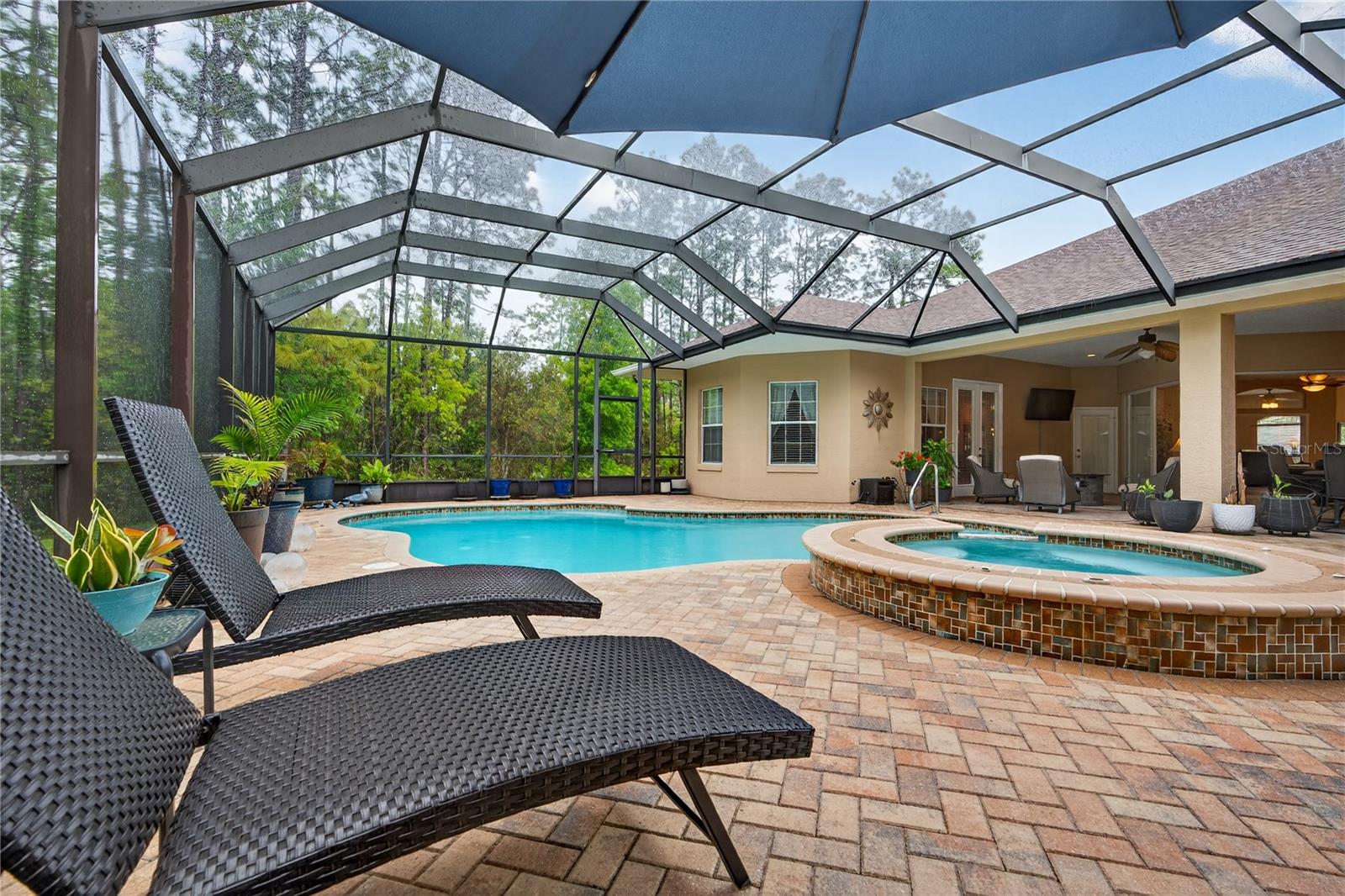 Listing photo id 5 for 4052 Mayan Drive