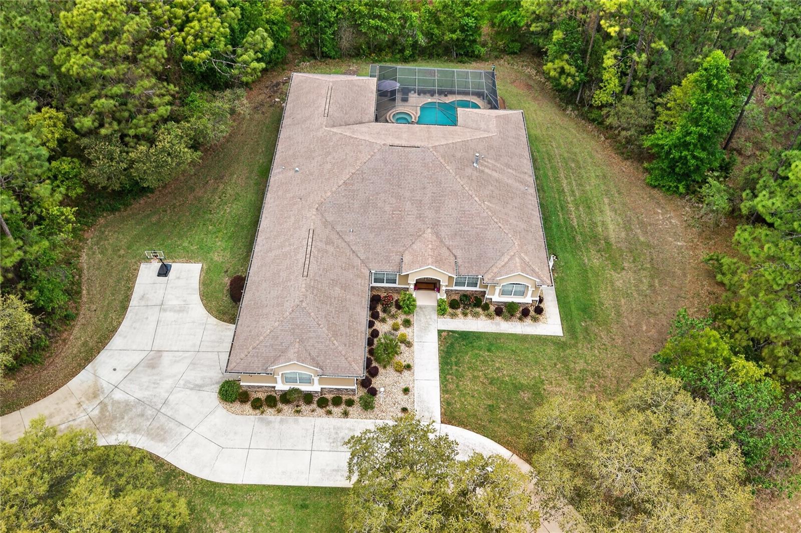 Listing photo id 70 for 4052 Mayan Drive