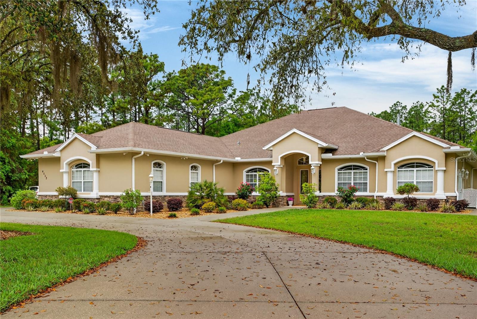 Listing photo id 74 for 4052 Mayan Drive