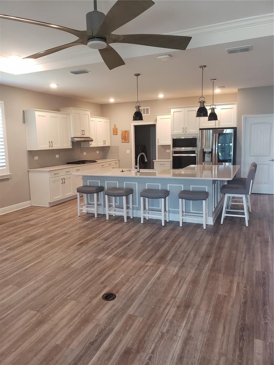 Image 4 of 21 For 9013 79th Lane