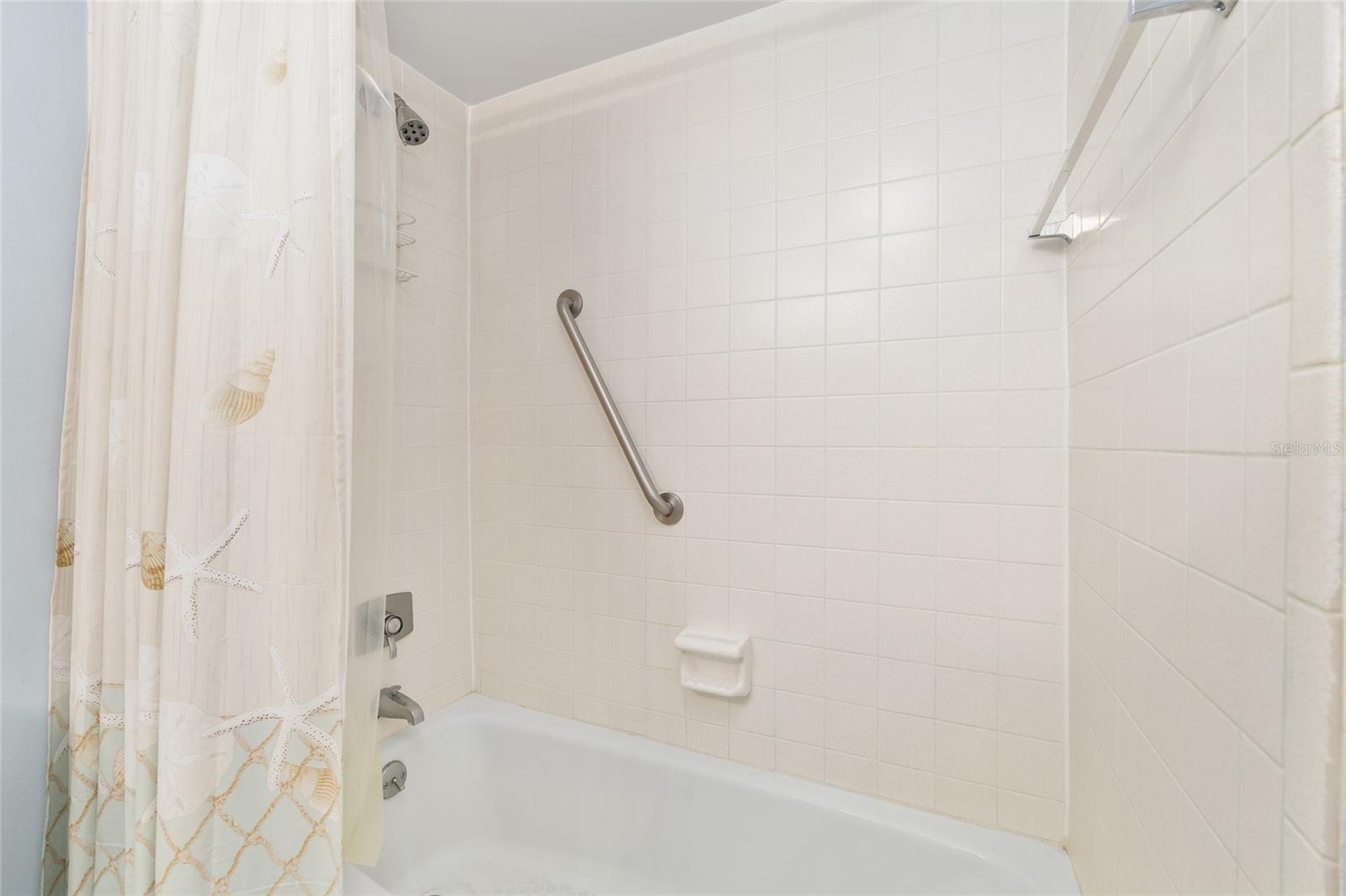 Image 35 of 47 For 467 Midway Drive A