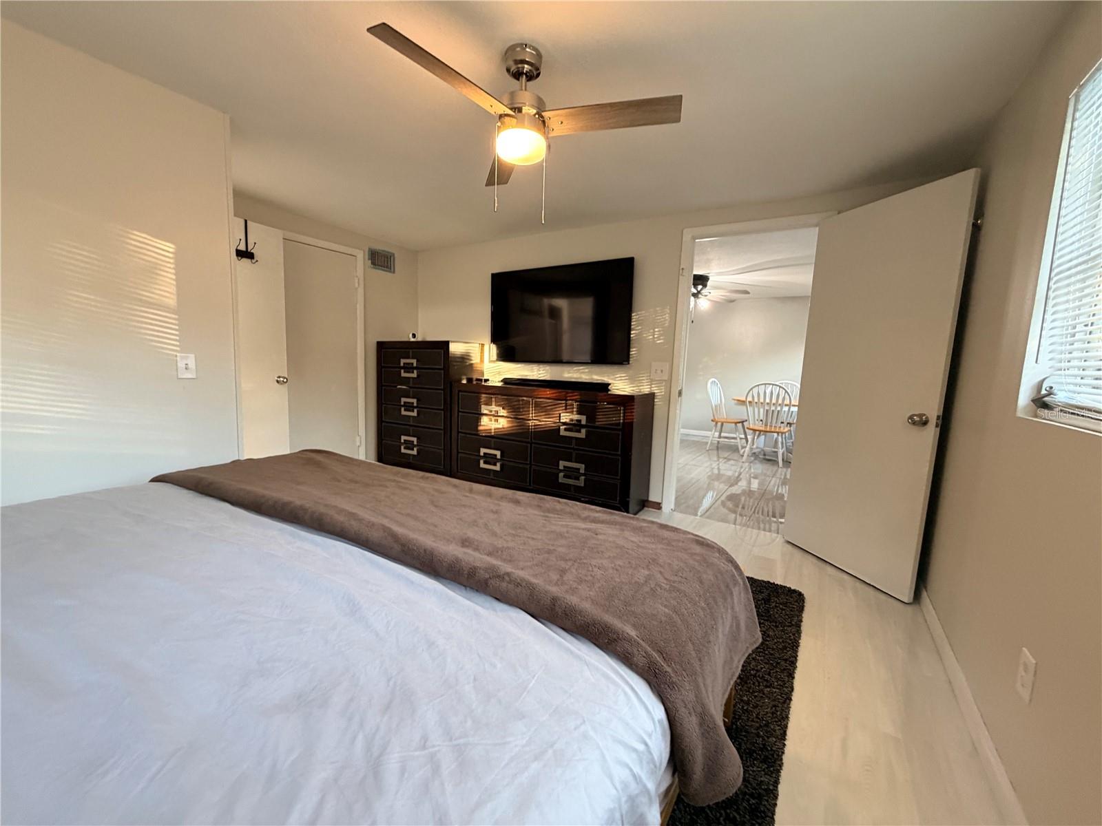 Image 41 of 70 For 4880 Highland Park Drive