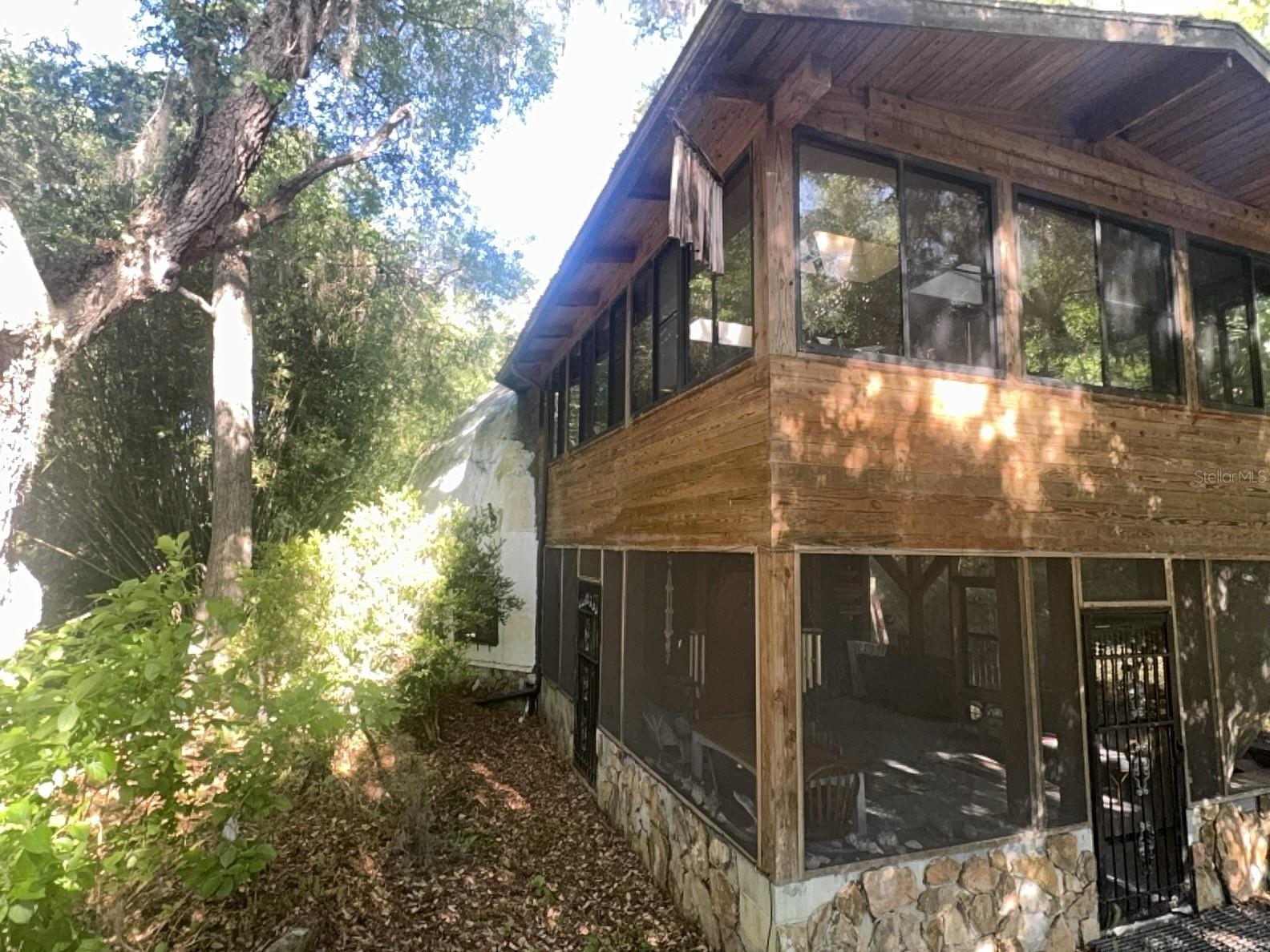 Image 18 of 59 For 2424 170th Street