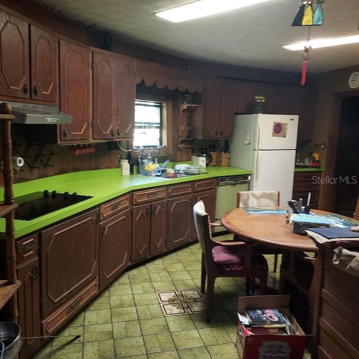 Image 3 of 59 For 2424 170th Street