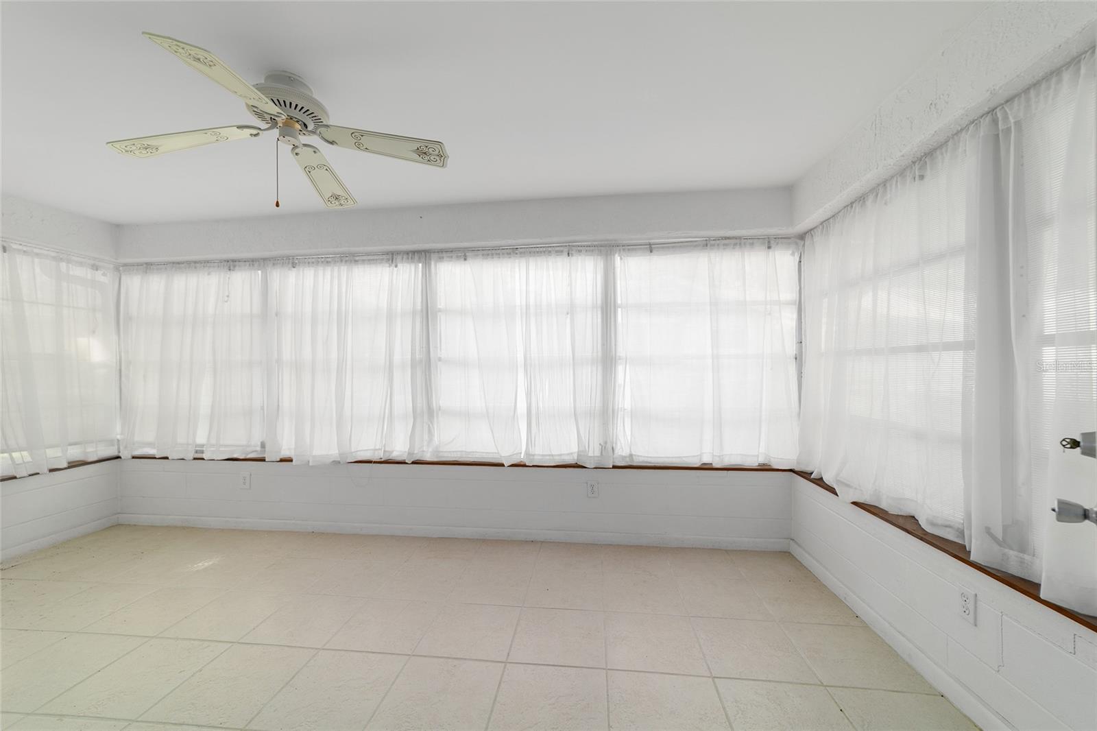 Image 39 of 44 For 9121 83rd Court A