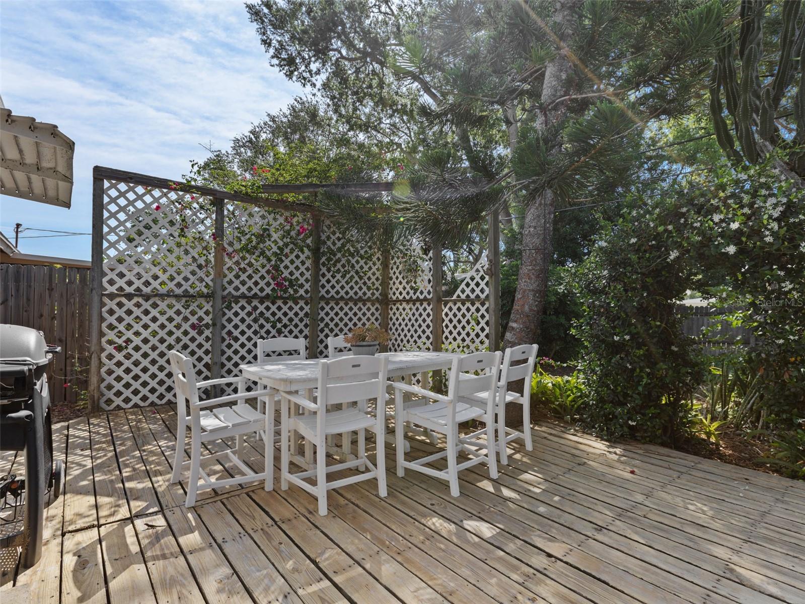 Image 10 of 25 For 2047 Greenbriar Boulevard