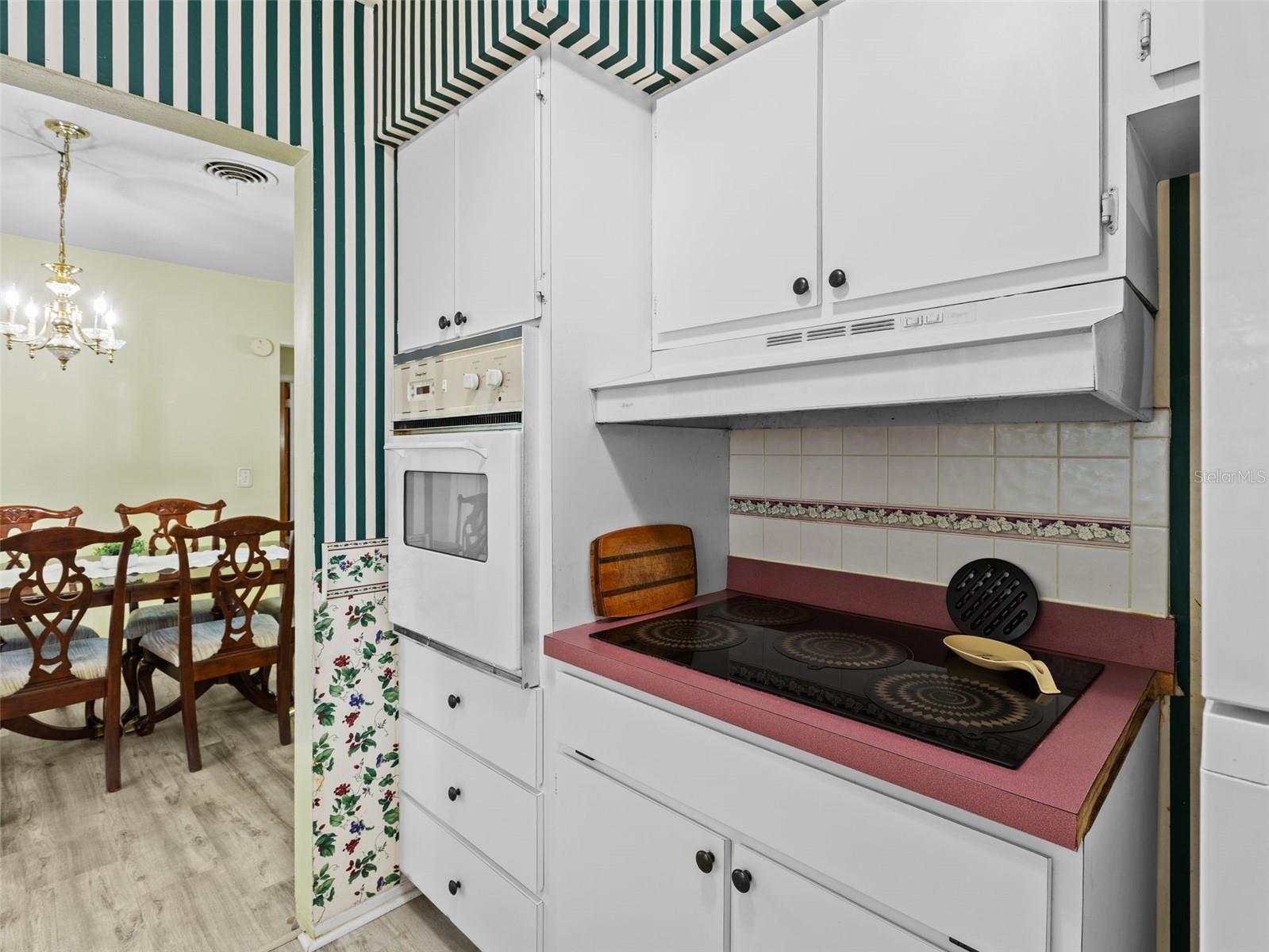 Image 16 of 25 For 2047 Greenbriar Boulevard