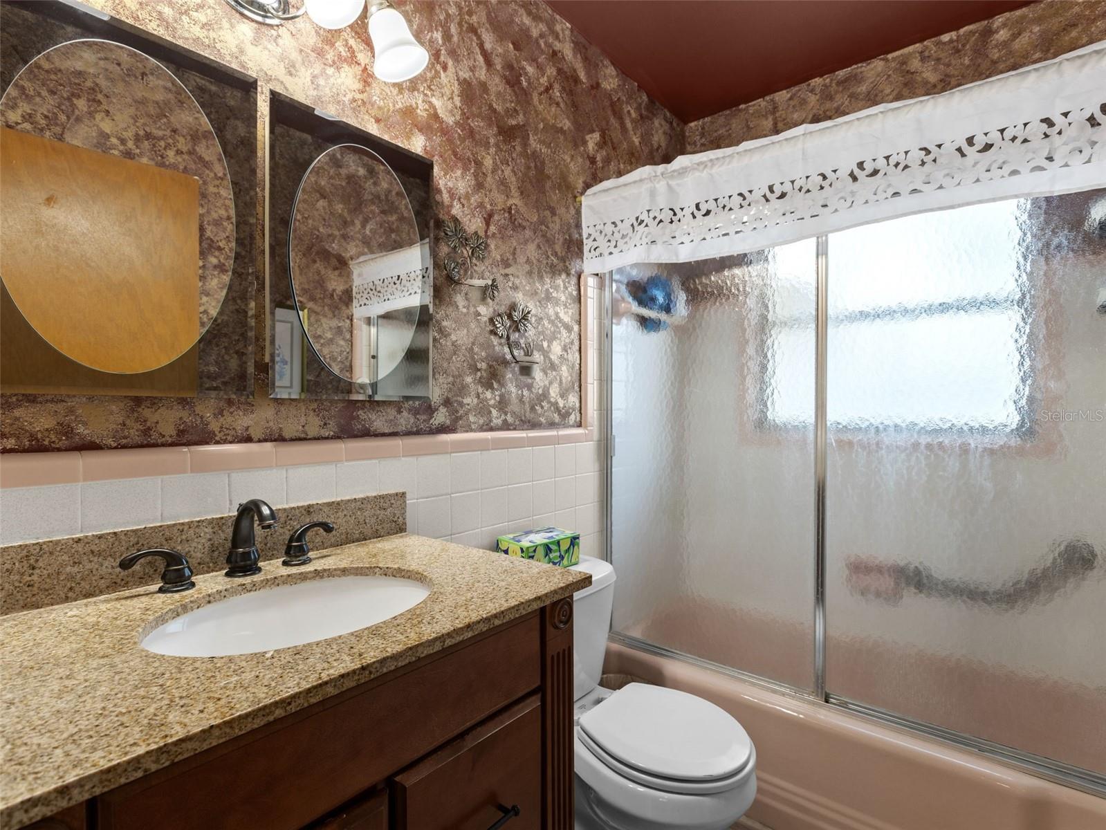 Image 19 of 25 For 2047 Greenbriar Boulevard