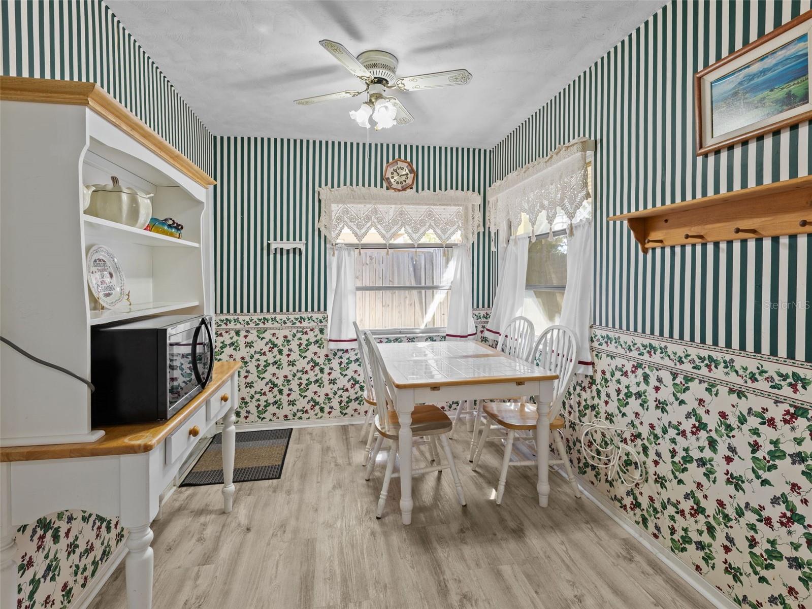 Image 5 of 25 For 2047 Greenbriar Boulevard
