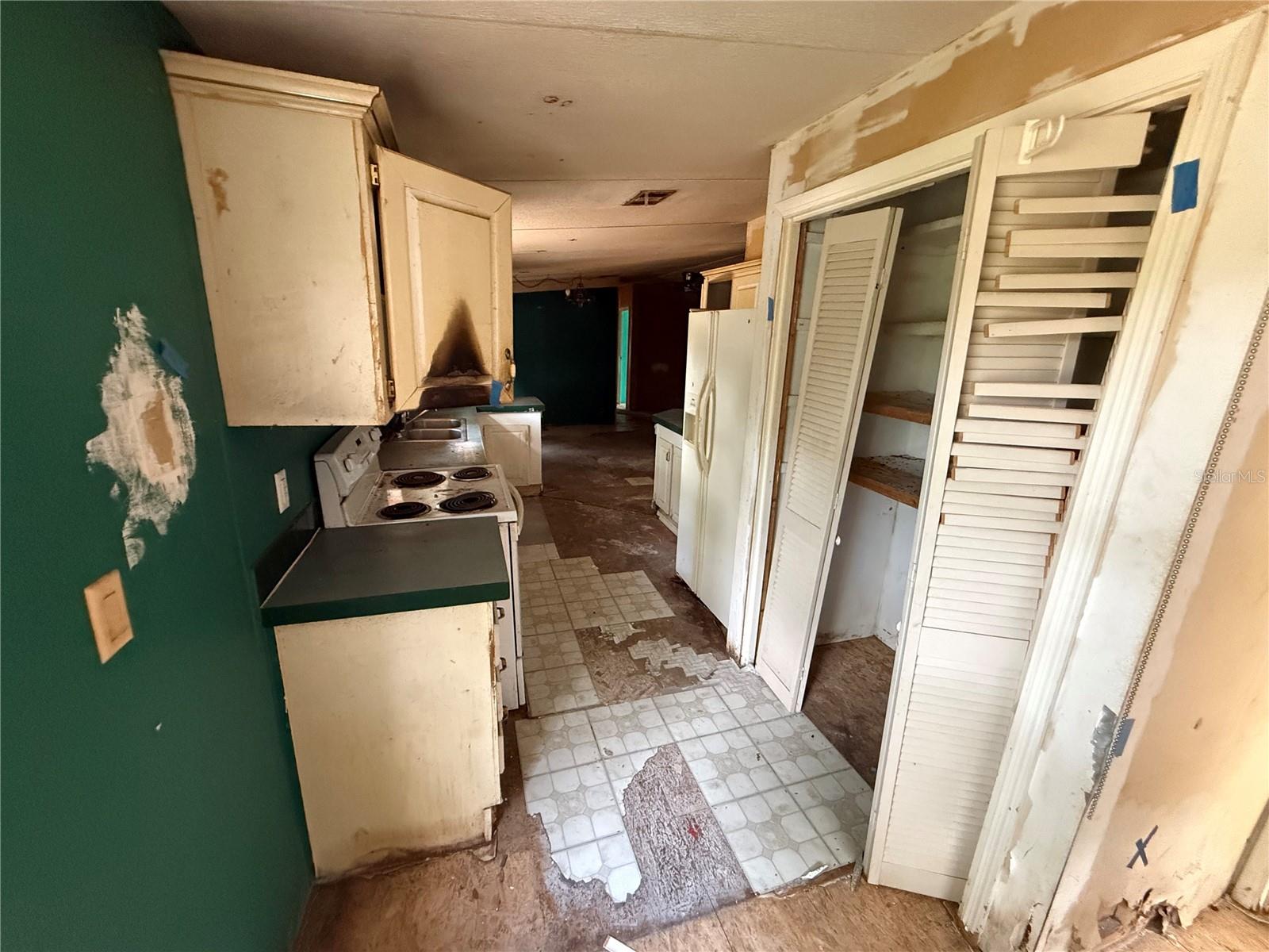 Image 11 of 25 For 18710 61st Street Road