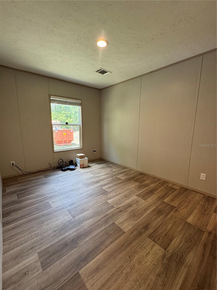 Image 17 of 96 For 10801 160th Street