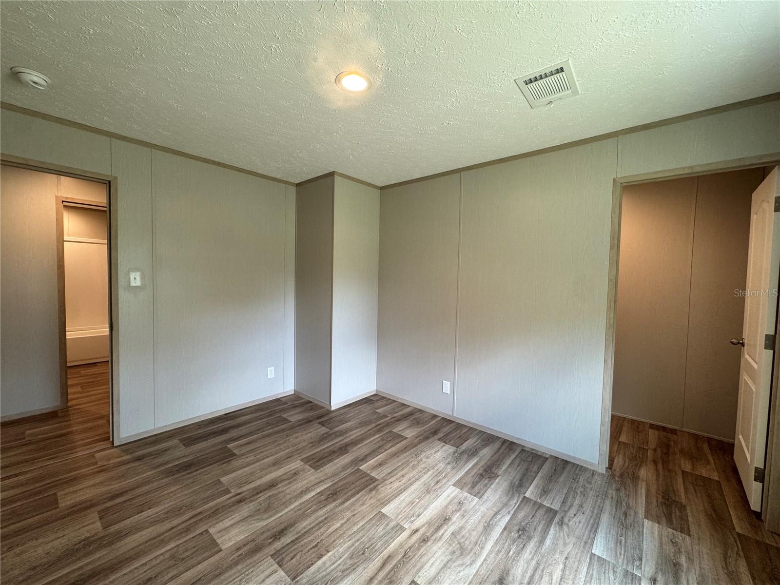 Image 23 of 96 For 10801 160th Street