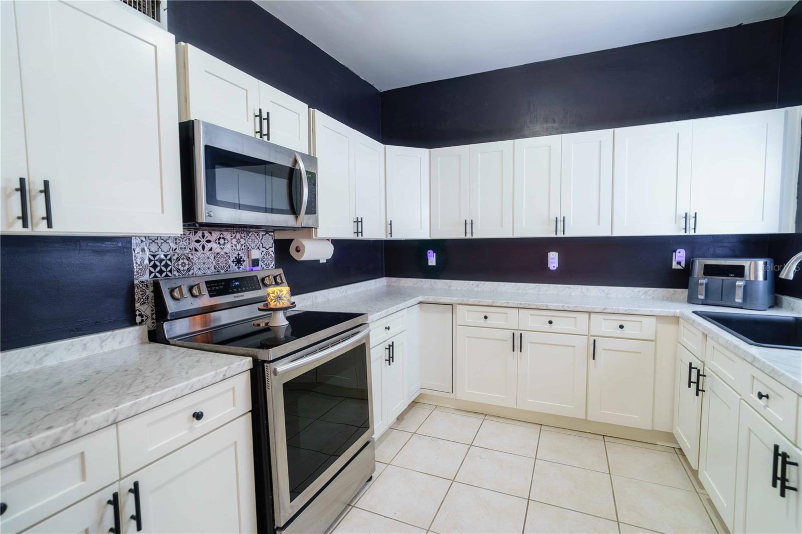 Image 16 of 46 For 3523 6th Street
