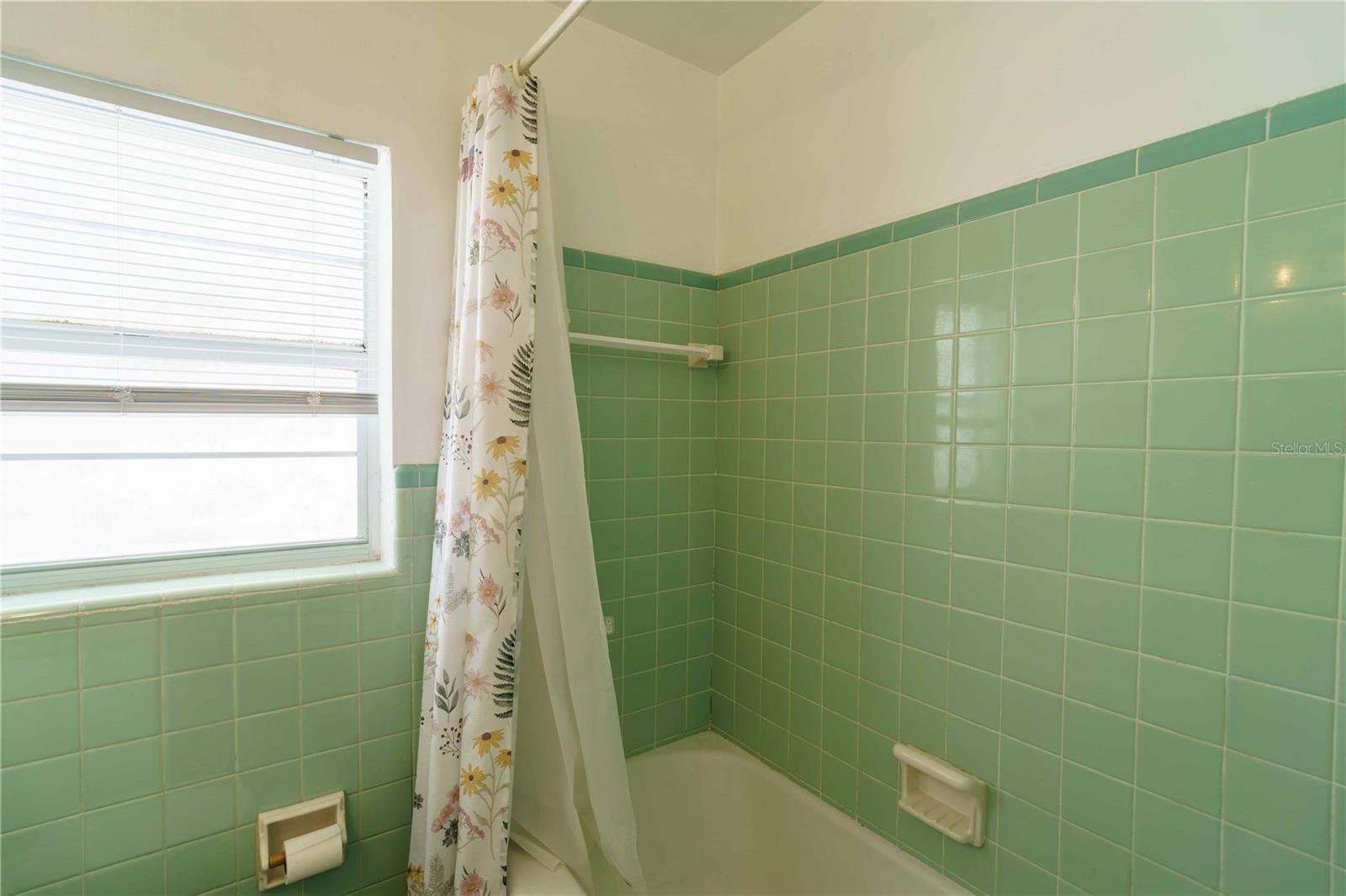 Image 21 of 46 For 3523 6th Street