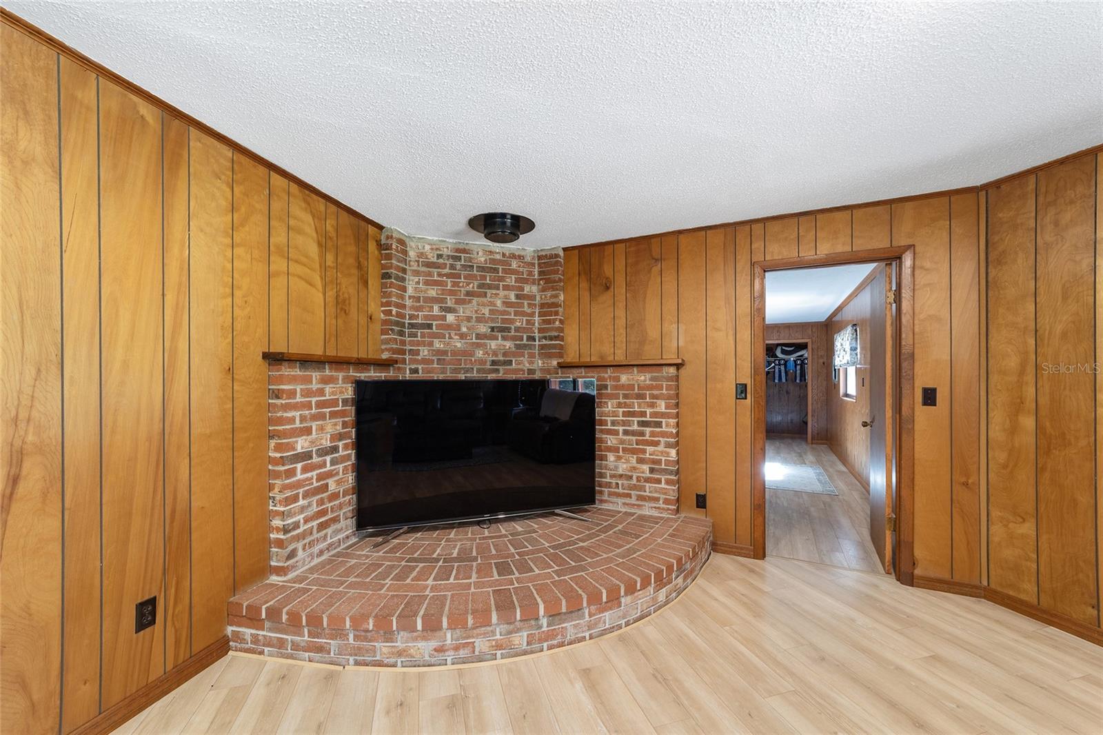 Image 11 of 33 For 14020 160th Avenue