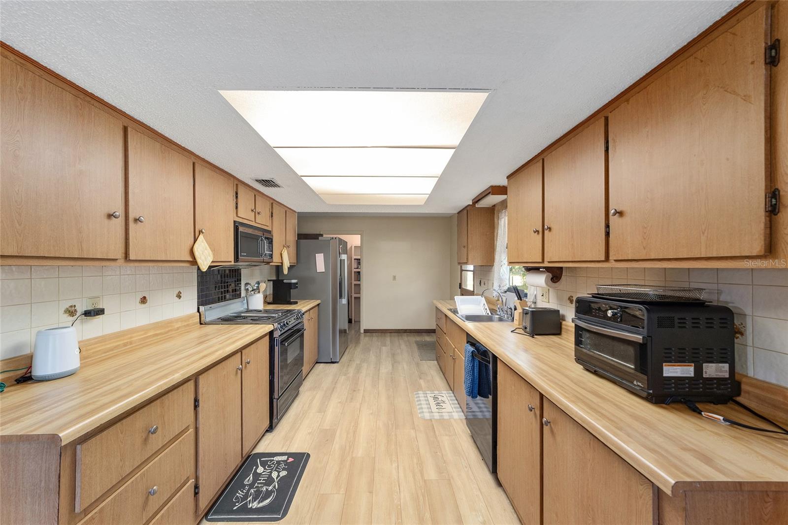 Image 12 of 33 For 14020 160th Avenue