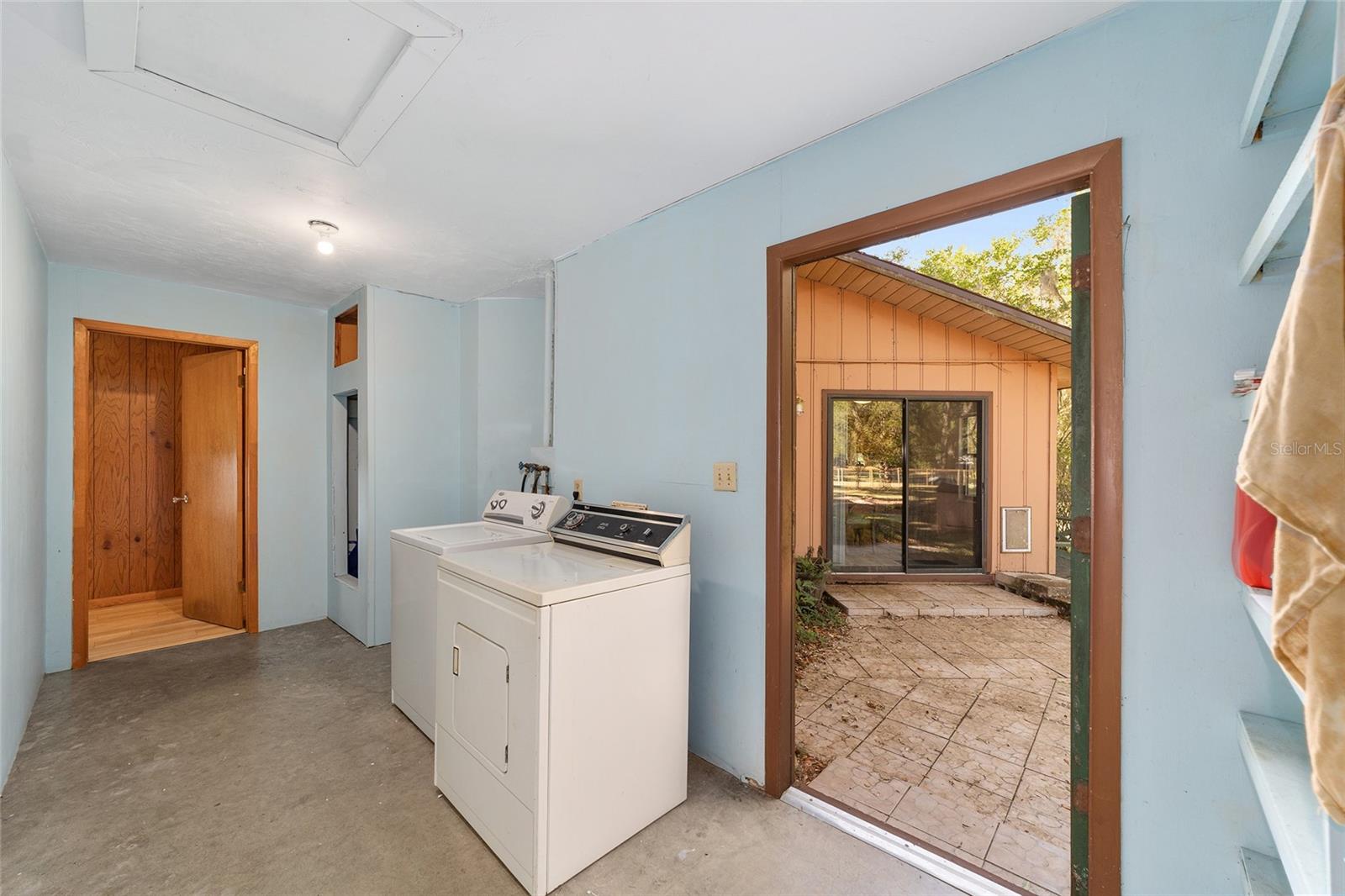 Image 22 of 33 For 14020 160th Avenue